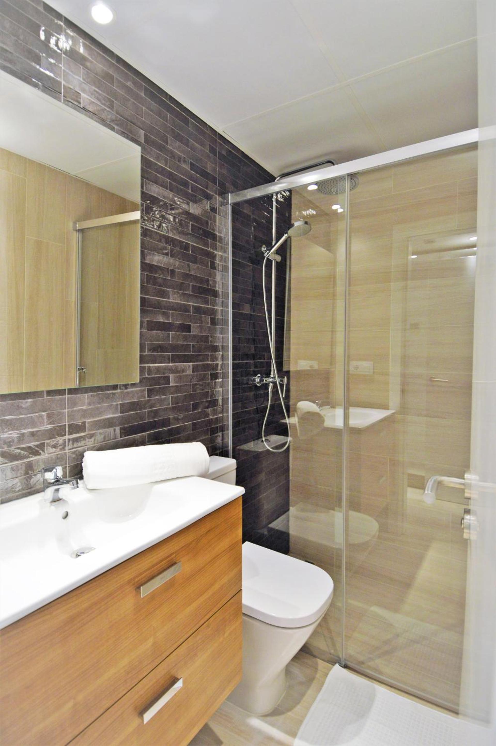 One-Bedroom Apartment photo 2