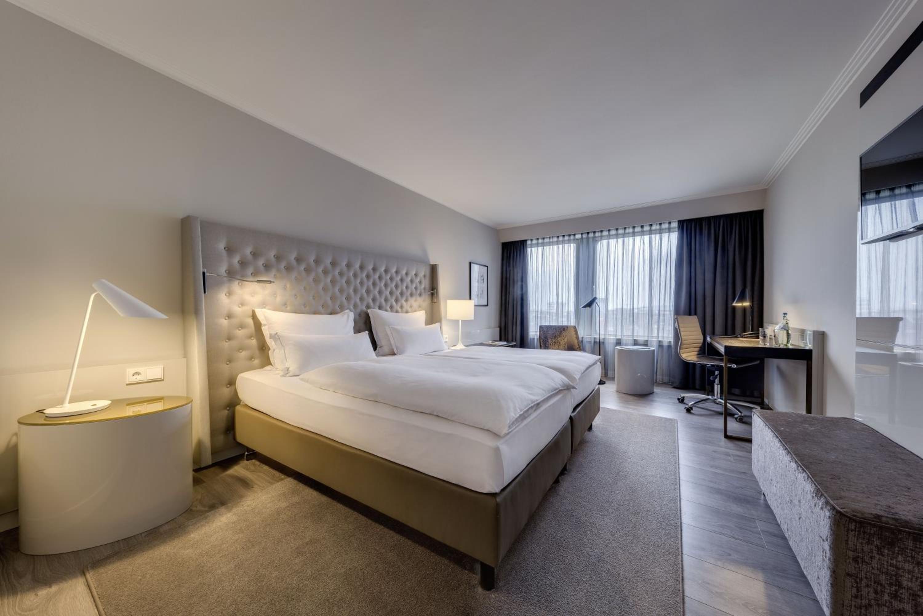 Executive Room - Photo 1