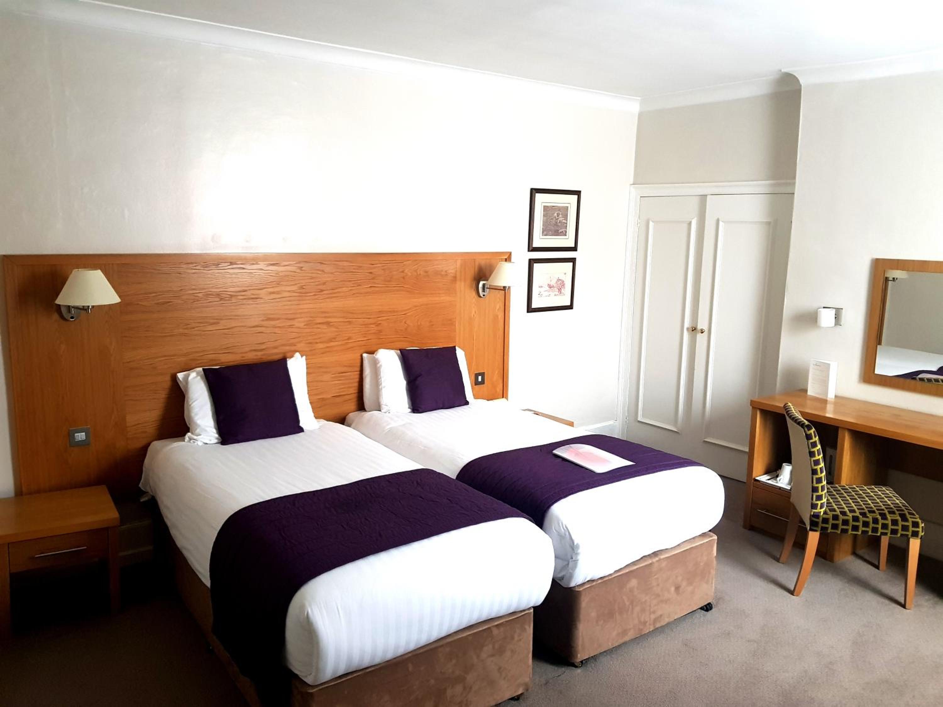 Twin Room - Photo 2