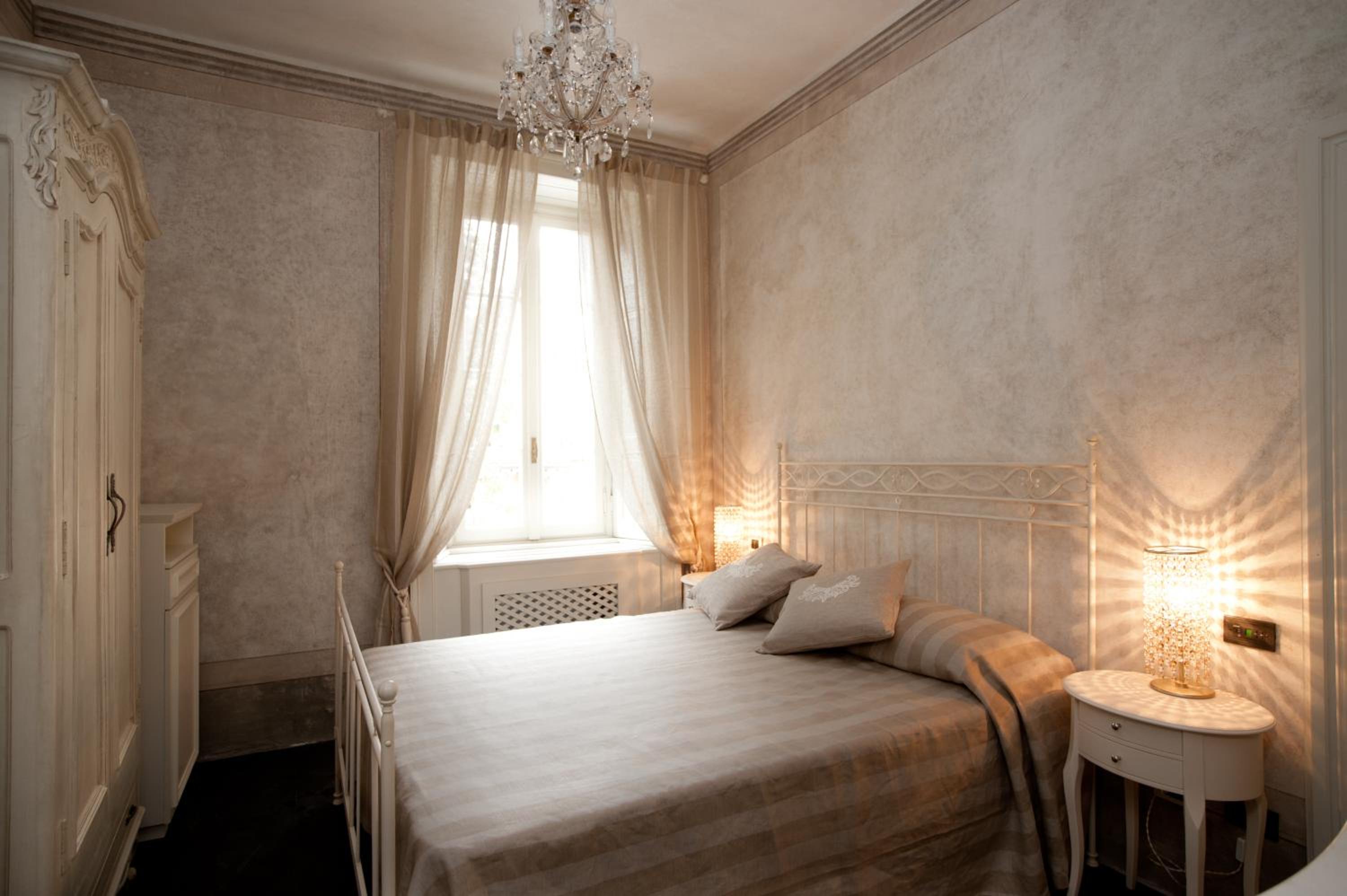 Small Double Room photo 1