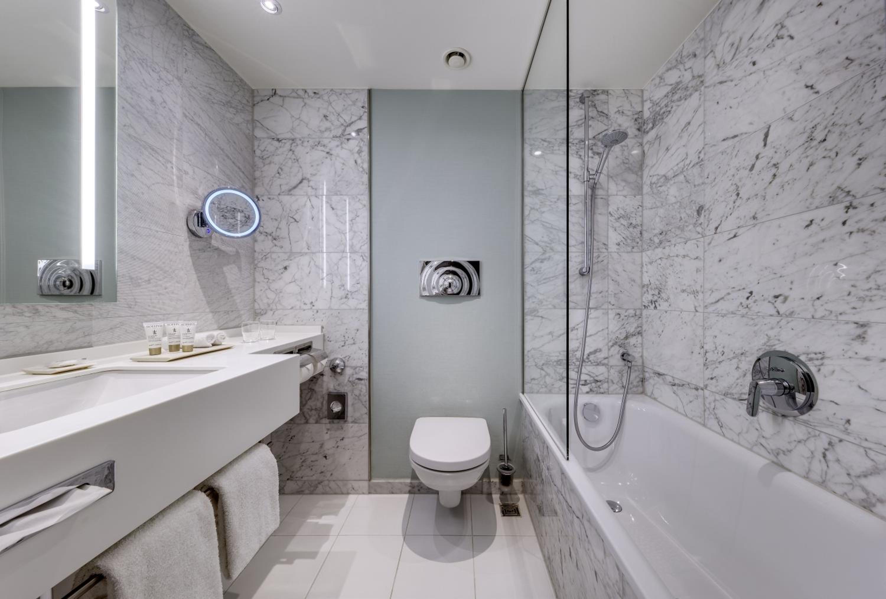 Executive Suite - Photo 11