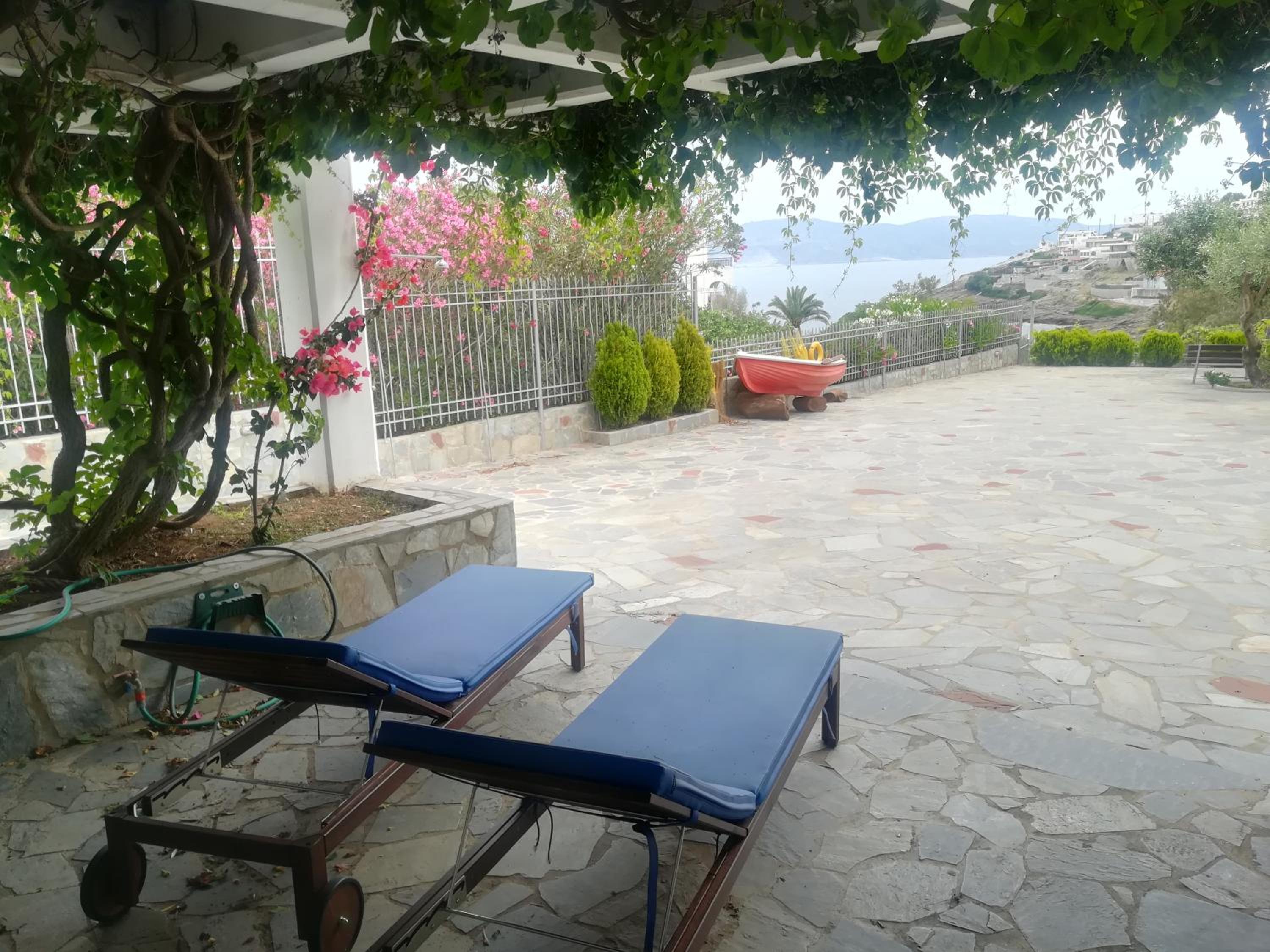 Two-Bedroom Villa - Photo 16