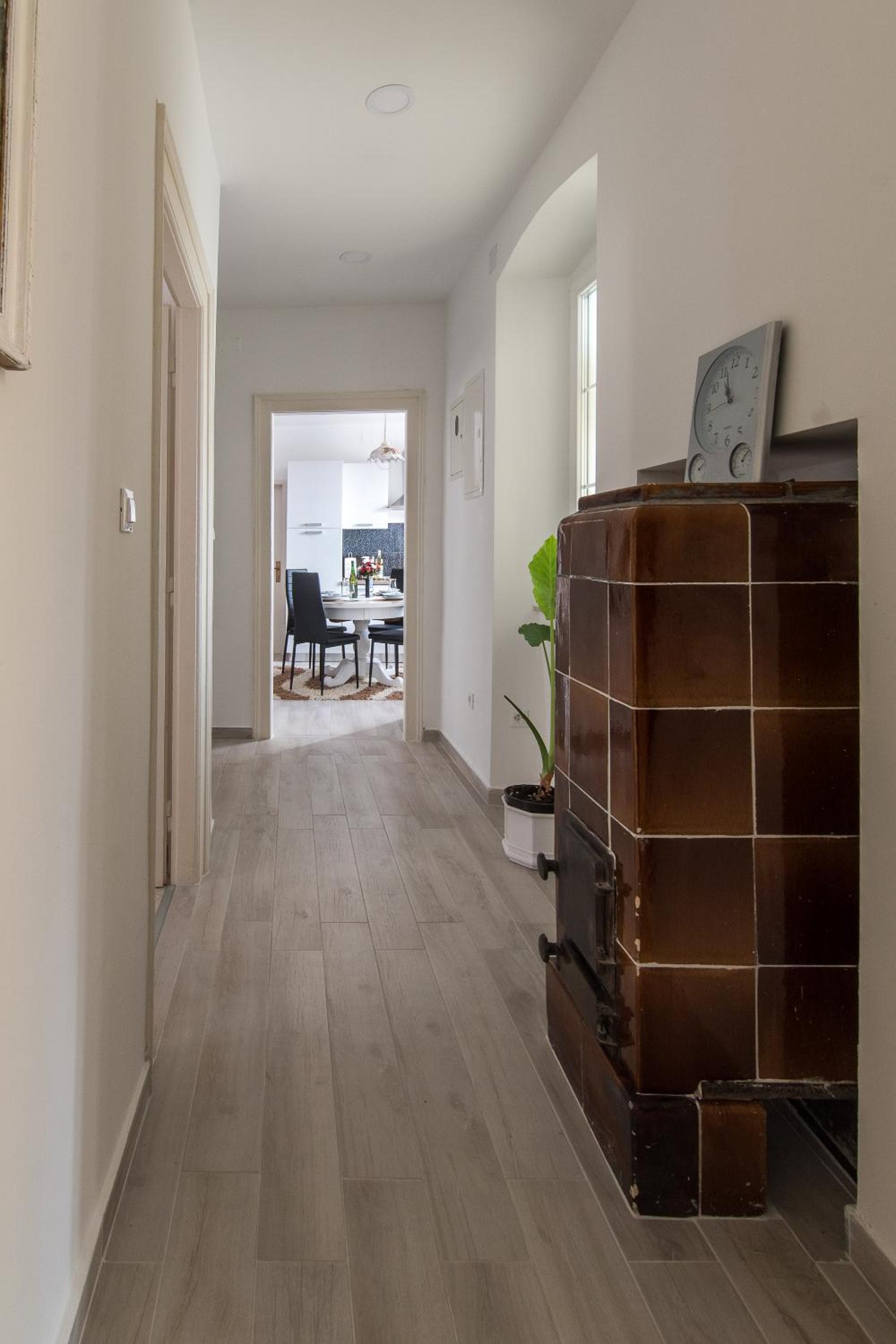 One-Bedroom Apartment - Photo 38