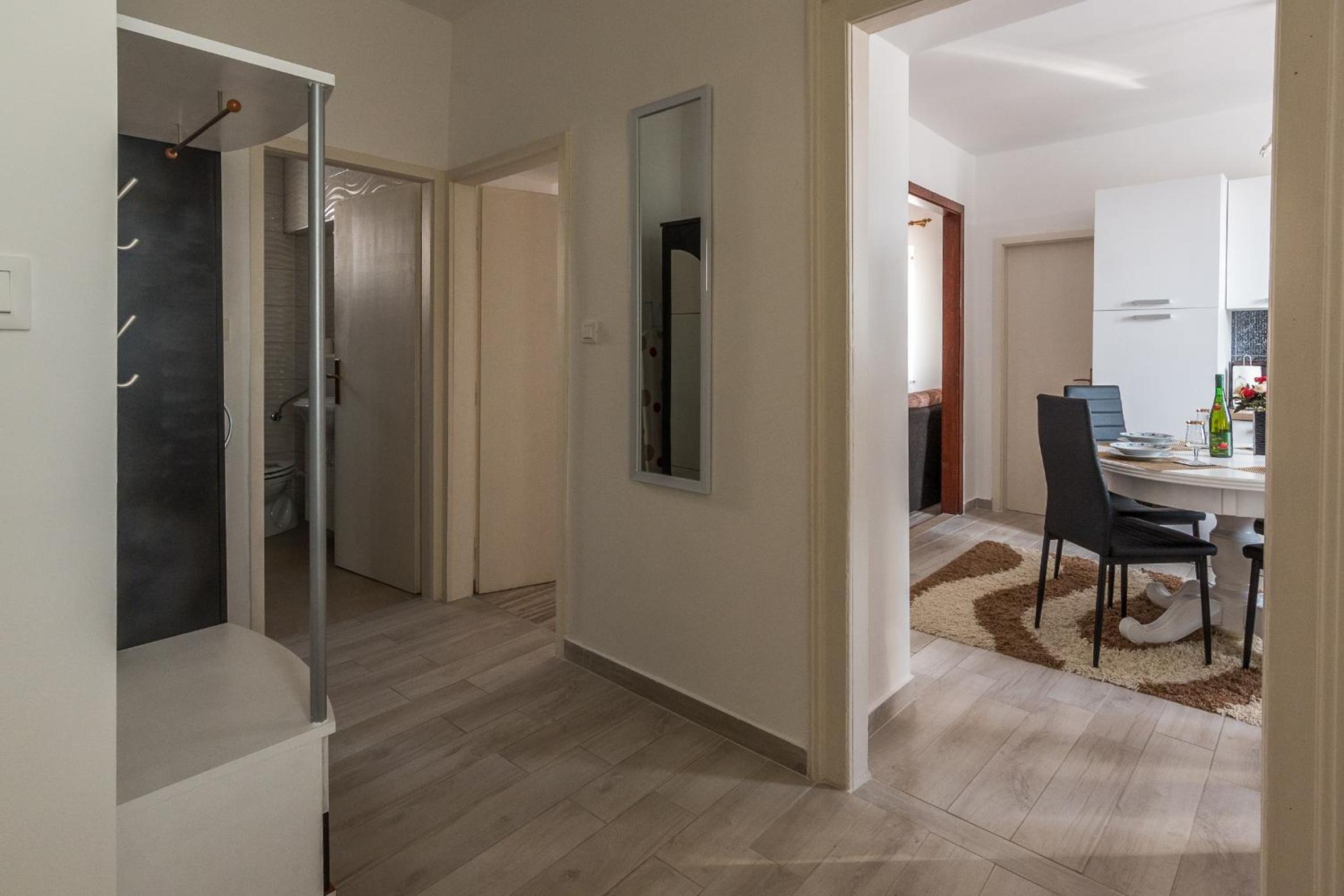 One-Bedroom Apartment - Photo 24