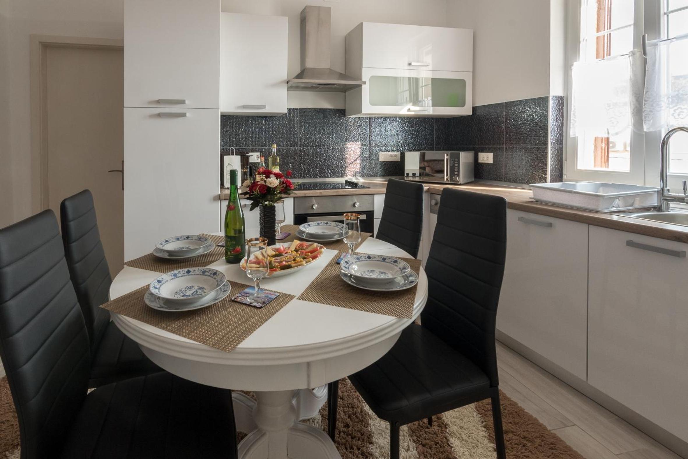 One-Bedroom Apartment - Photo 25