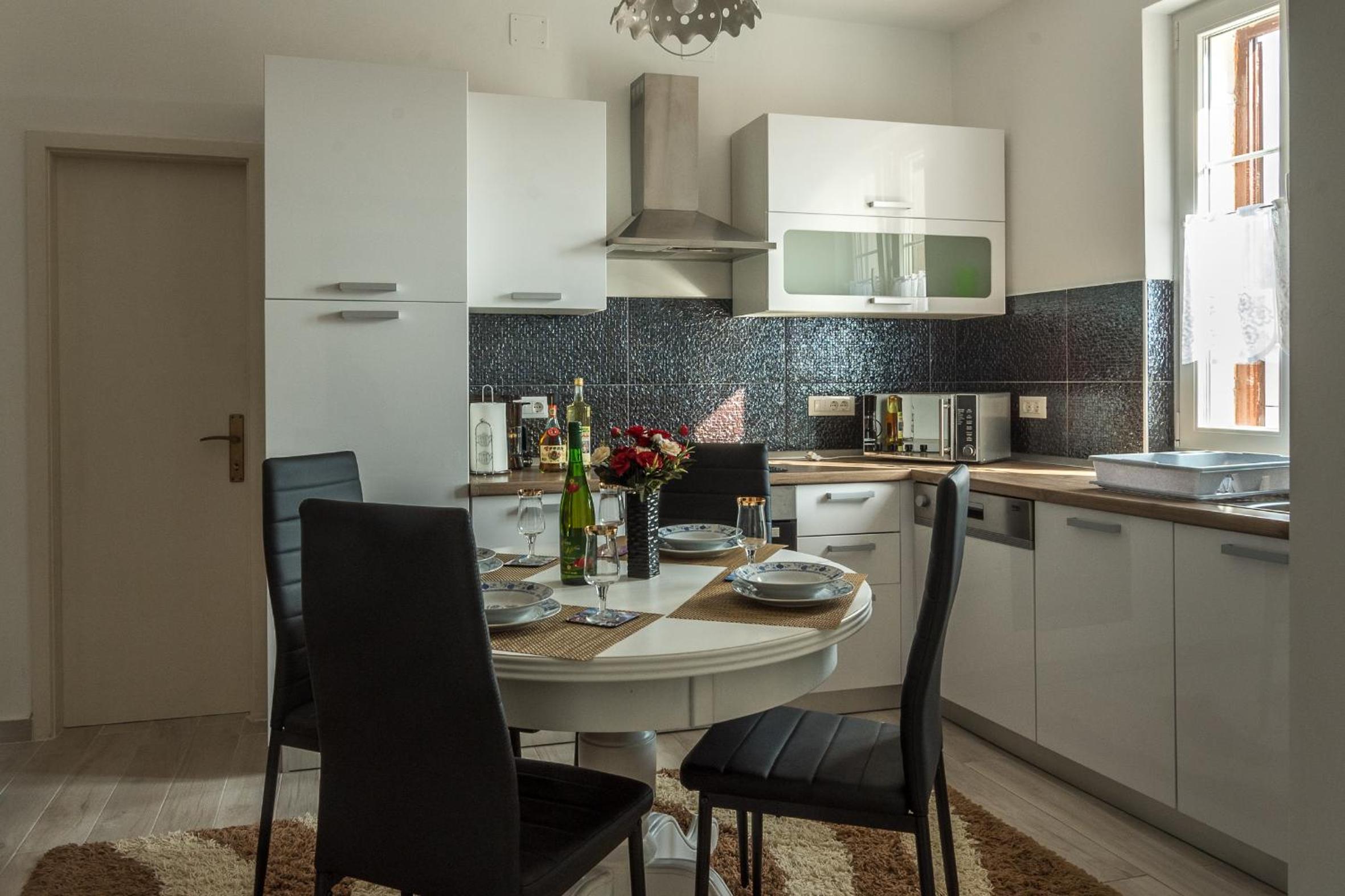 One-Bedroom Apartment - Photo 28