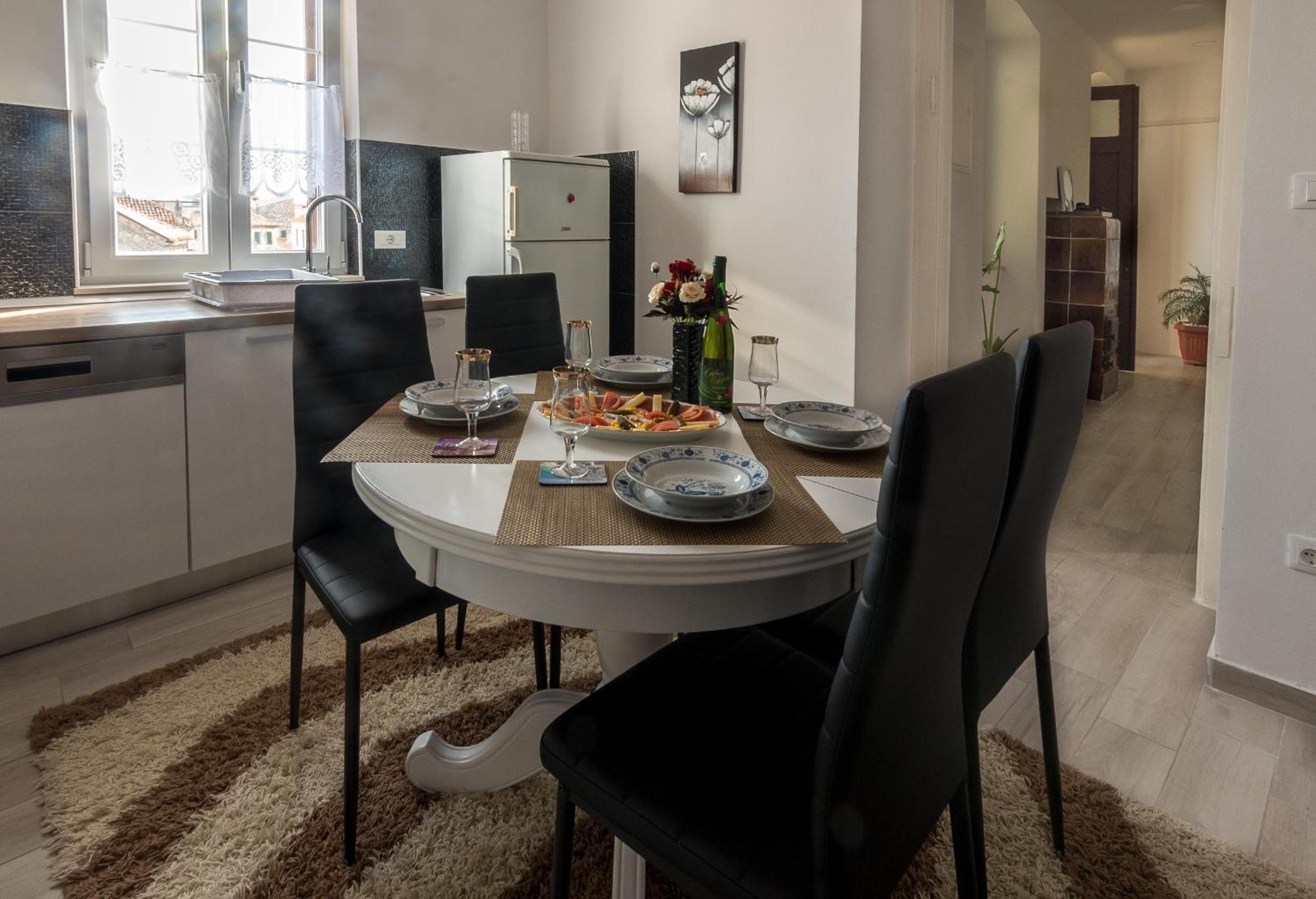 One-Bedroom Apartment - Photo 29