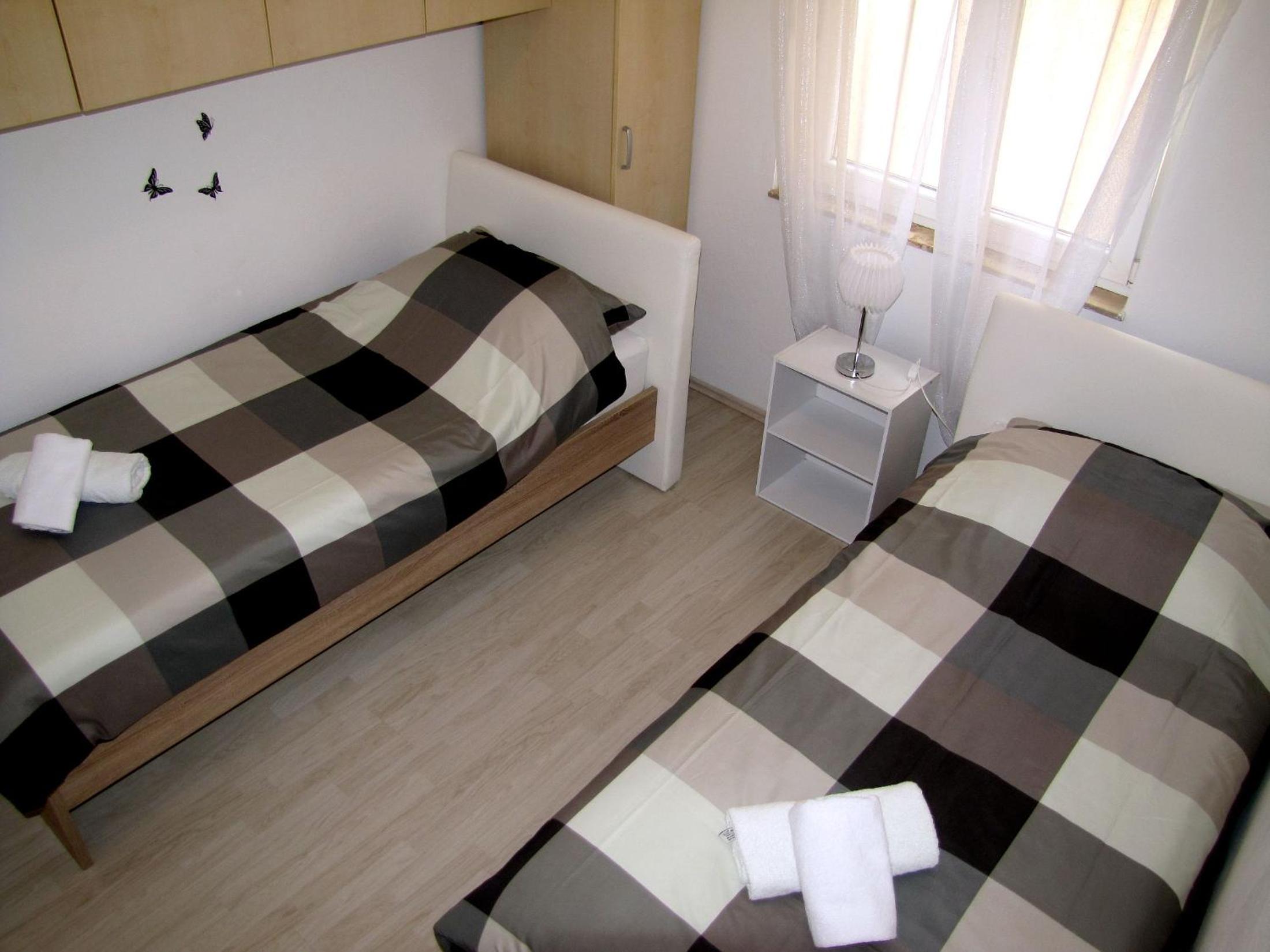 Two-Bedroom Apartment - Photo 2