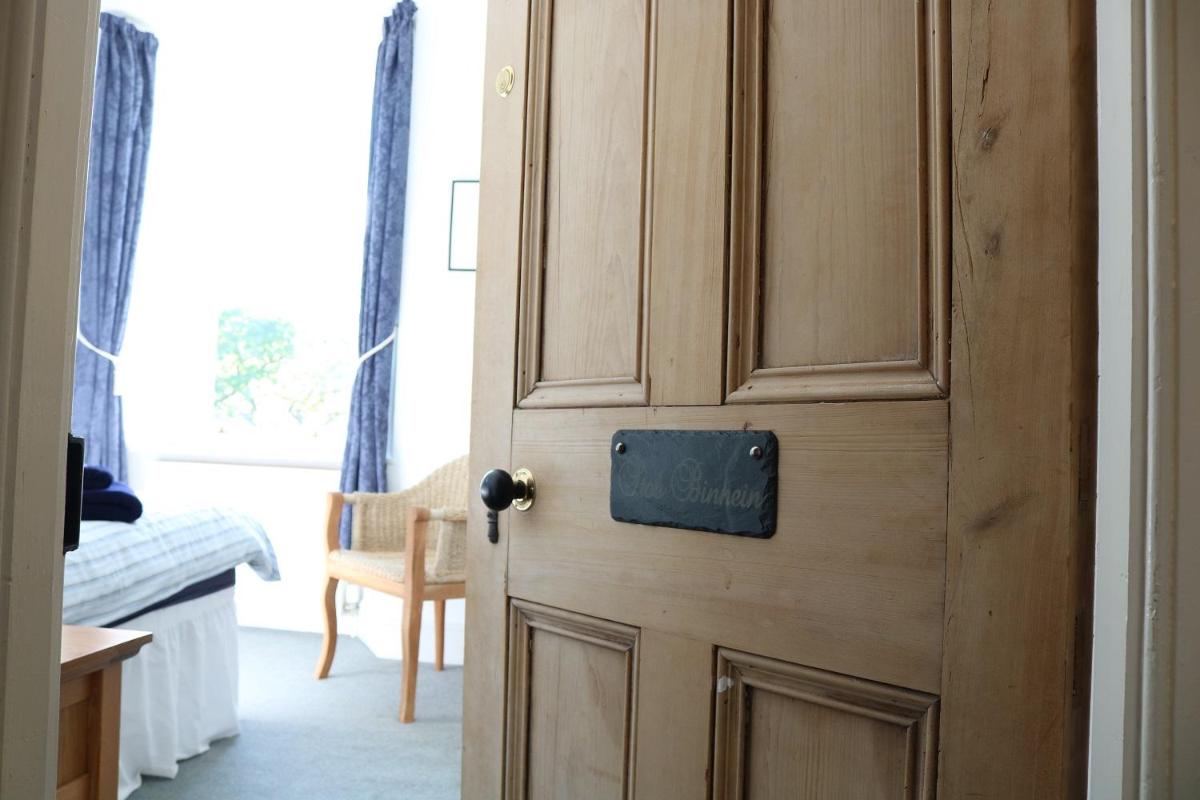 Twin Room with Bath