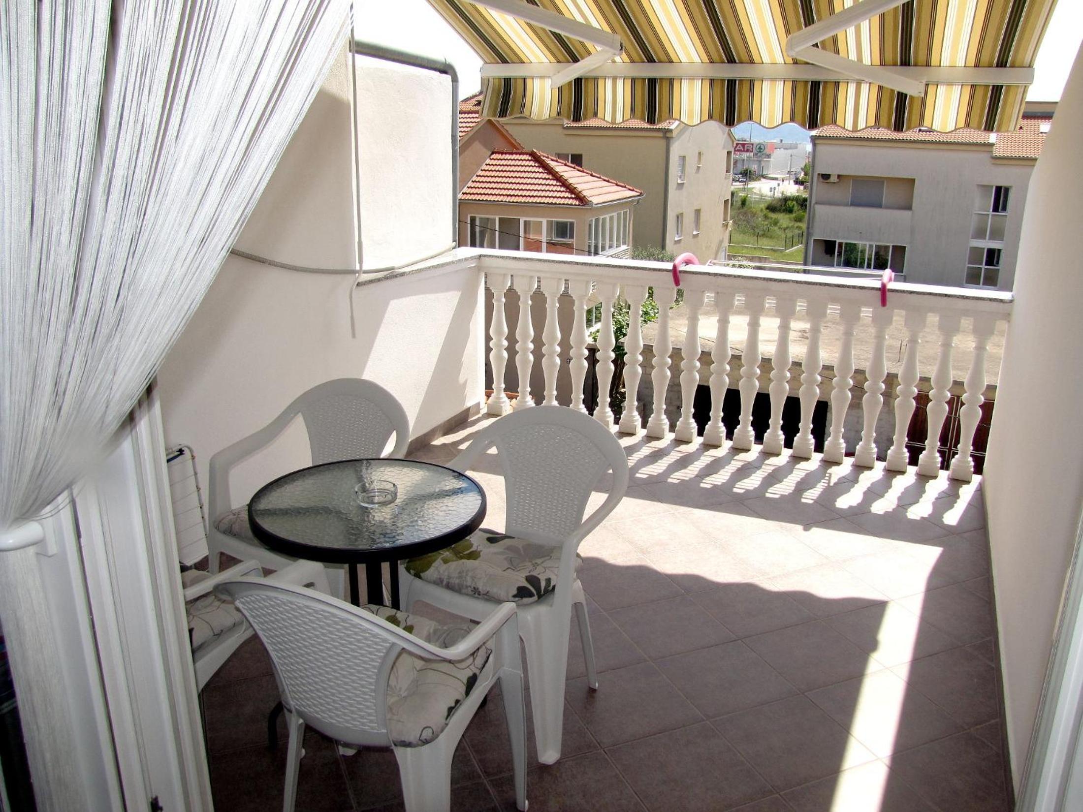 One-Bedroom Apartment with Balcony - Photo 9