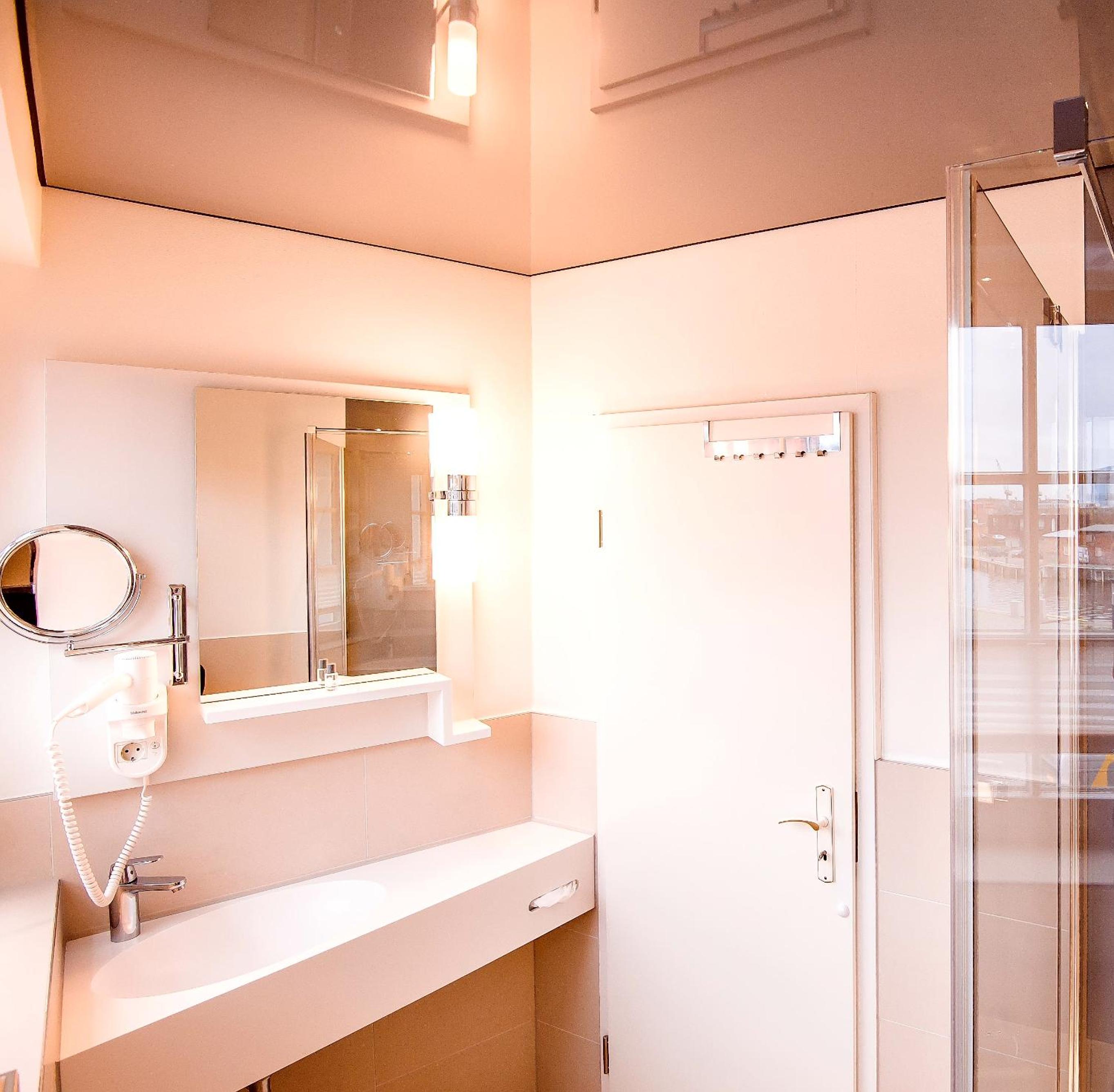 Double Room - Photo 11