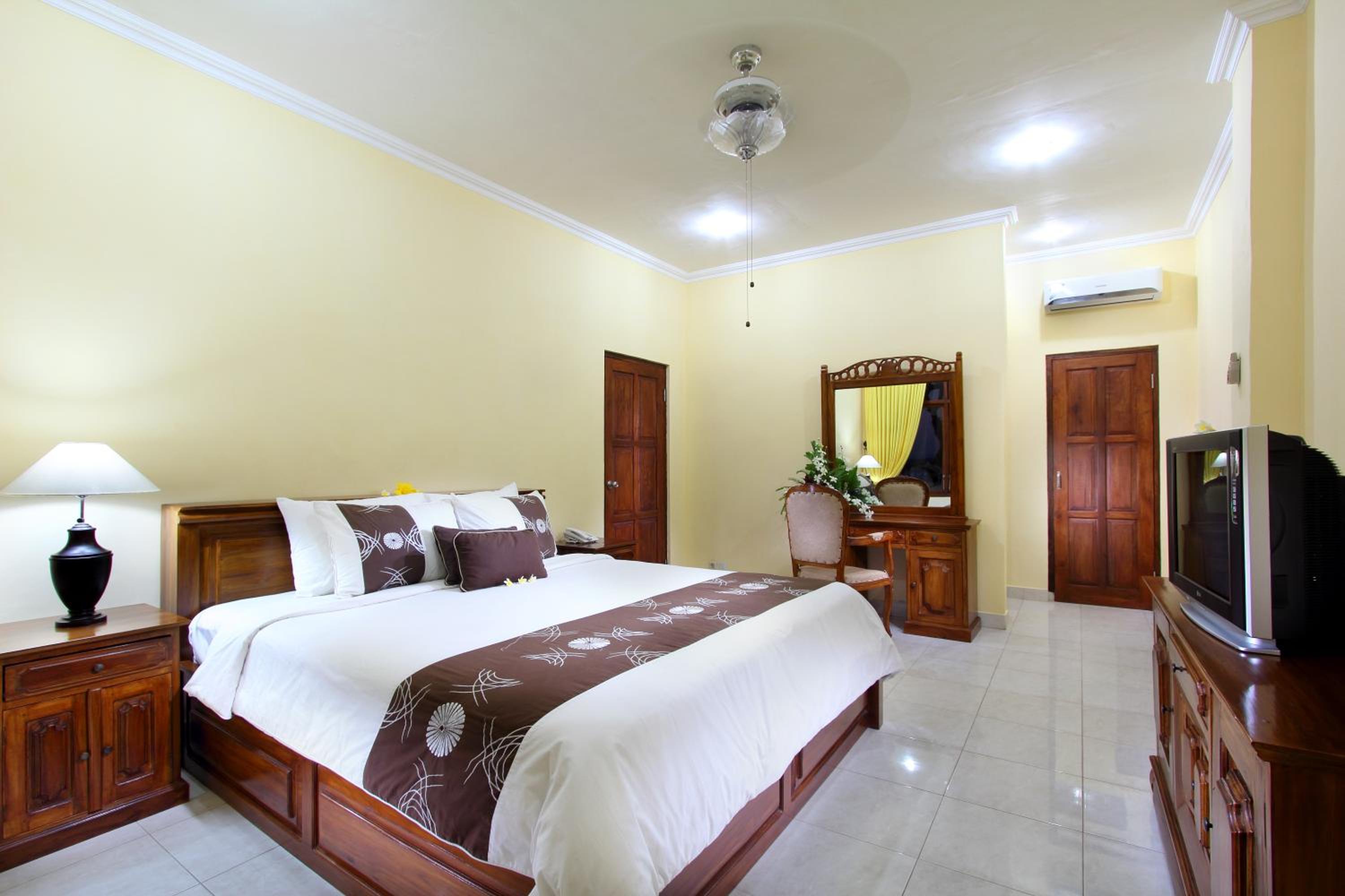 One-Bedroom Apartment - Photo 7