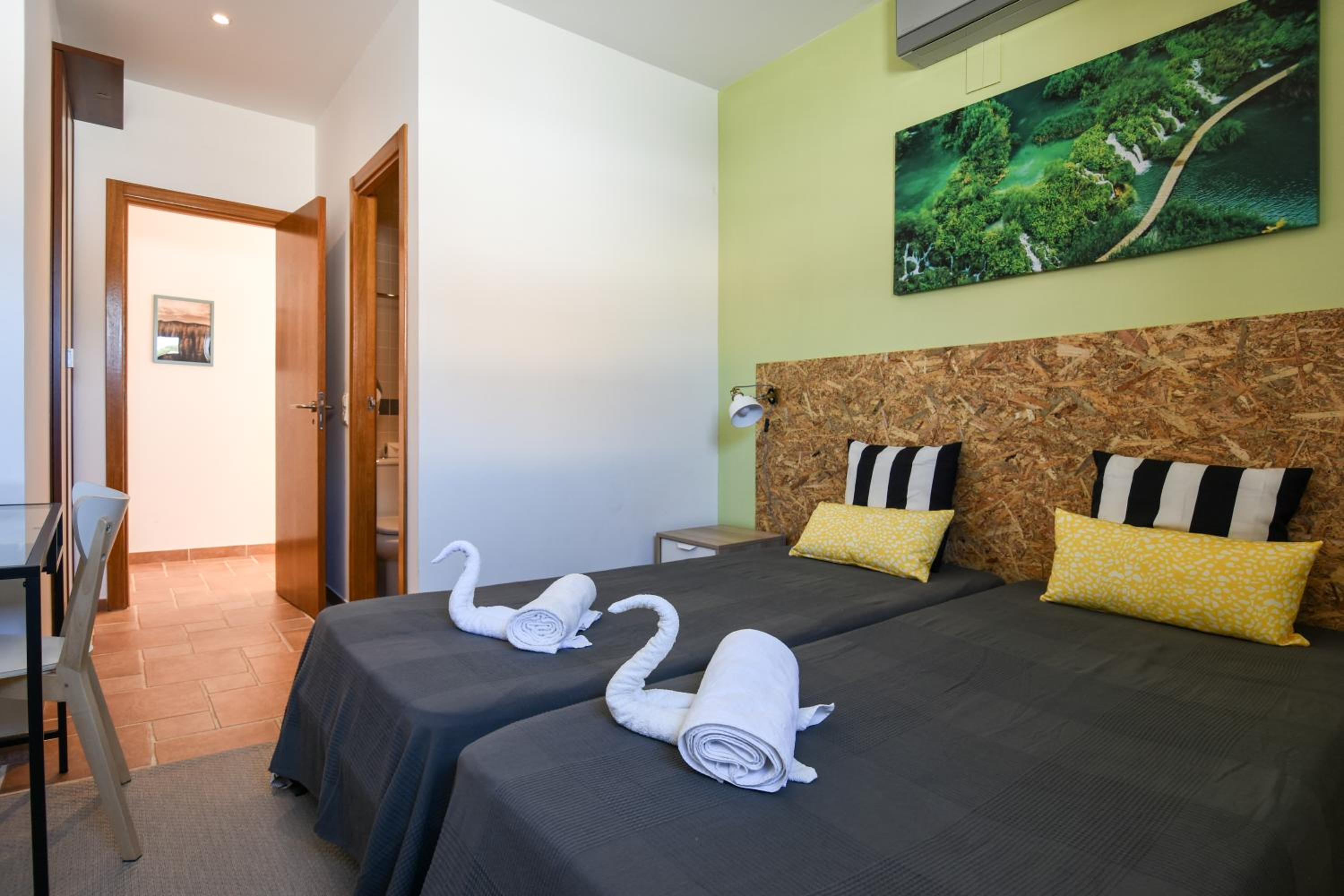 Twin Room with Private Bathroom