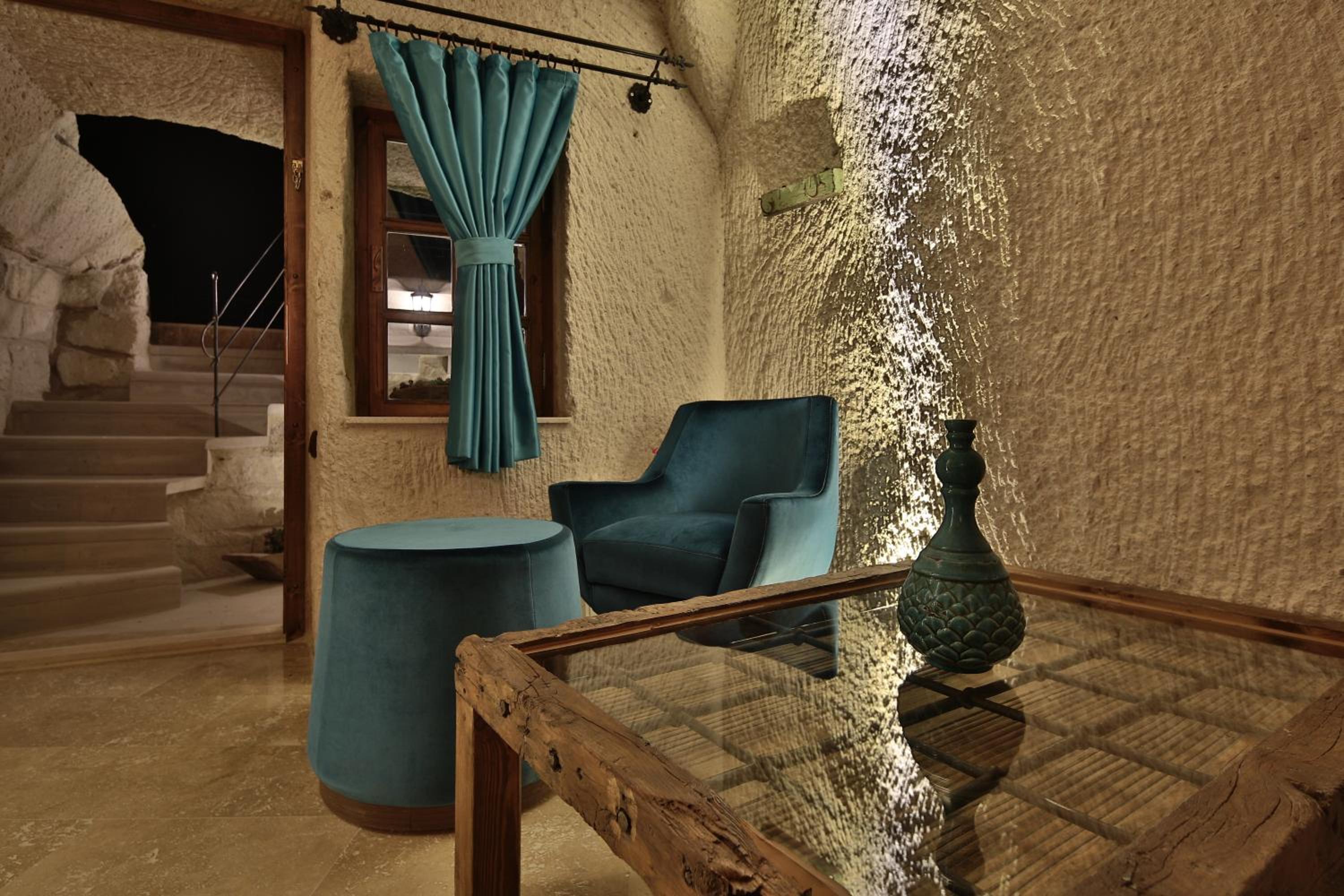 Deluxe King Suite - Photo 3