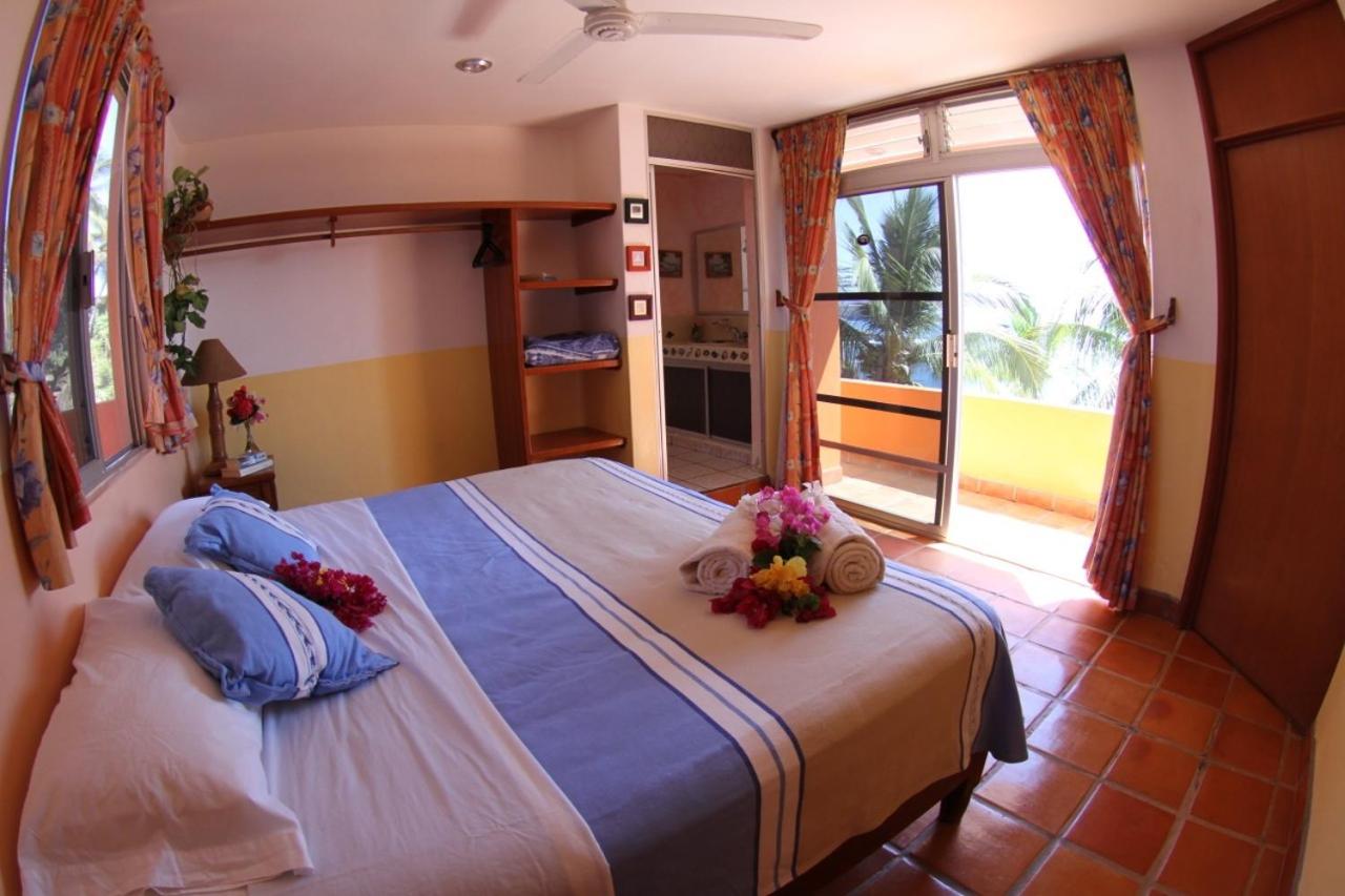 Six-Bedroom House - Photo 8
