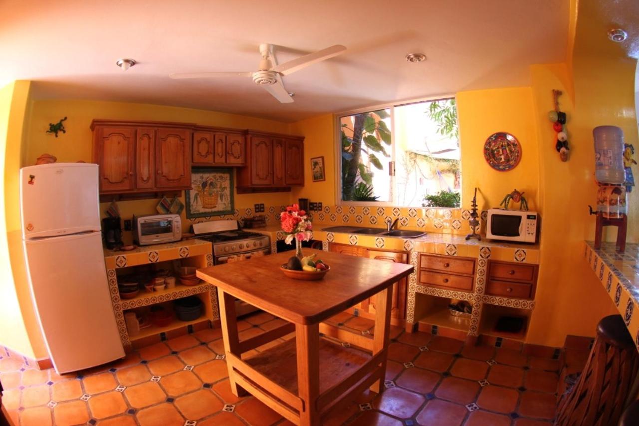 Six-Bedroom House - Photo 46