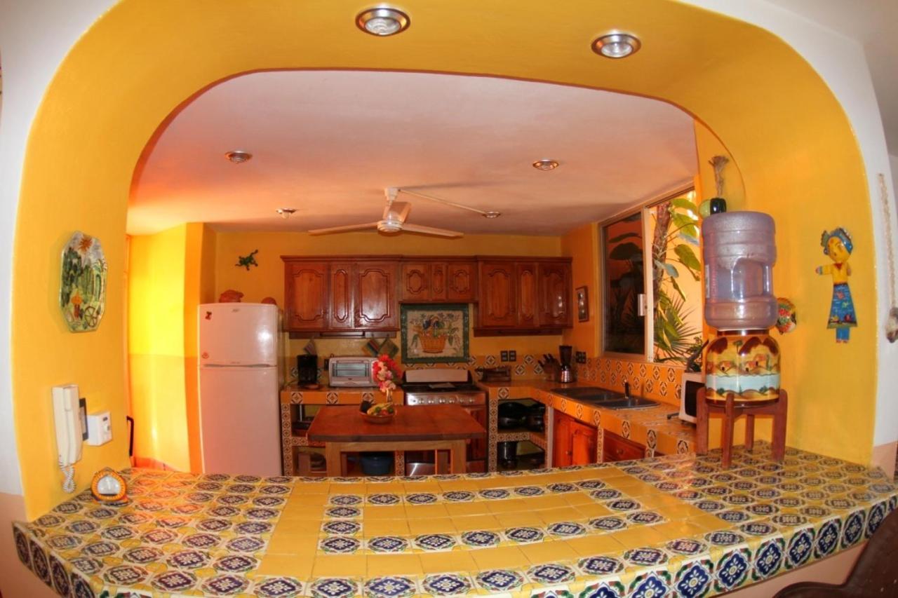 Six-Bedroom House - Photo 40