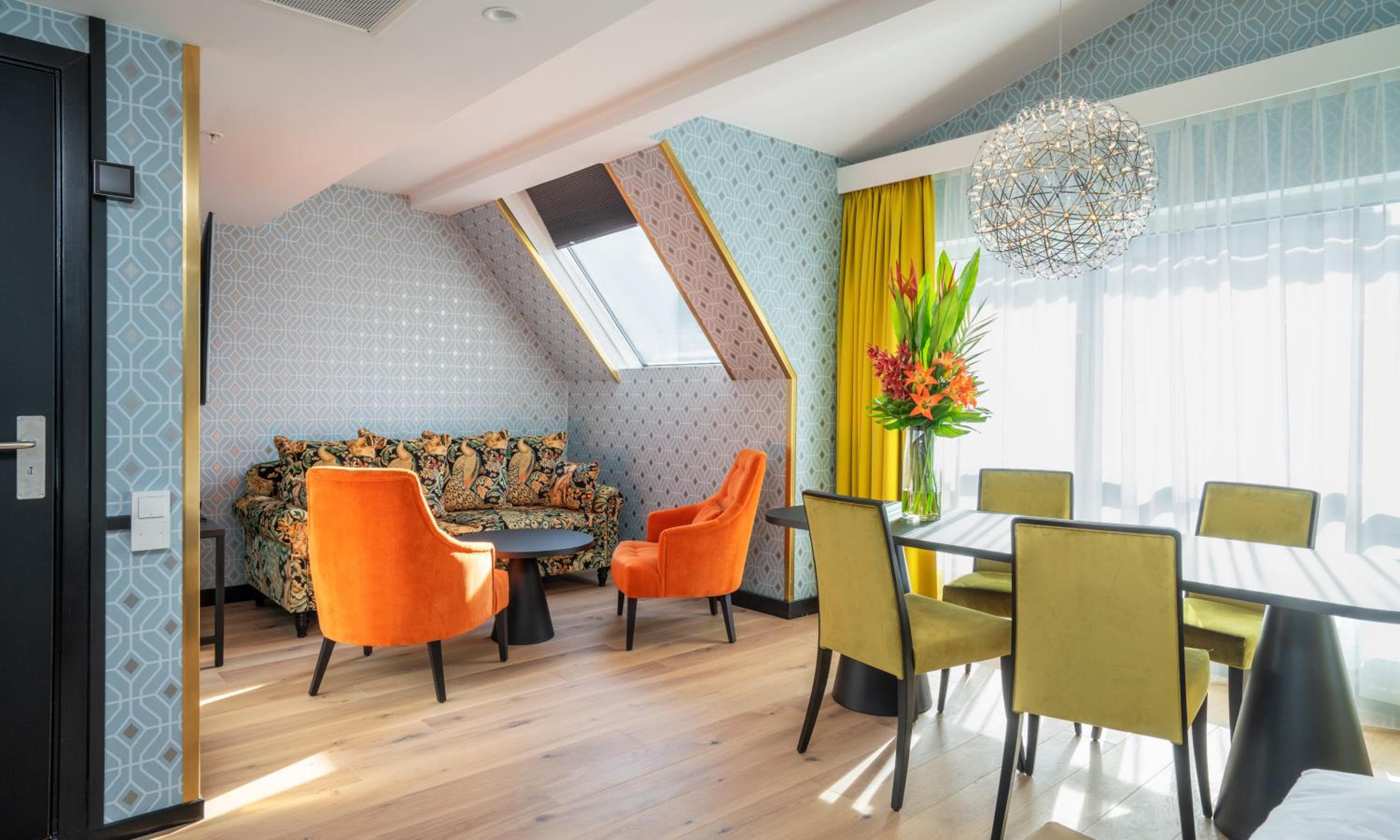 Business Double Room thumbnail 5