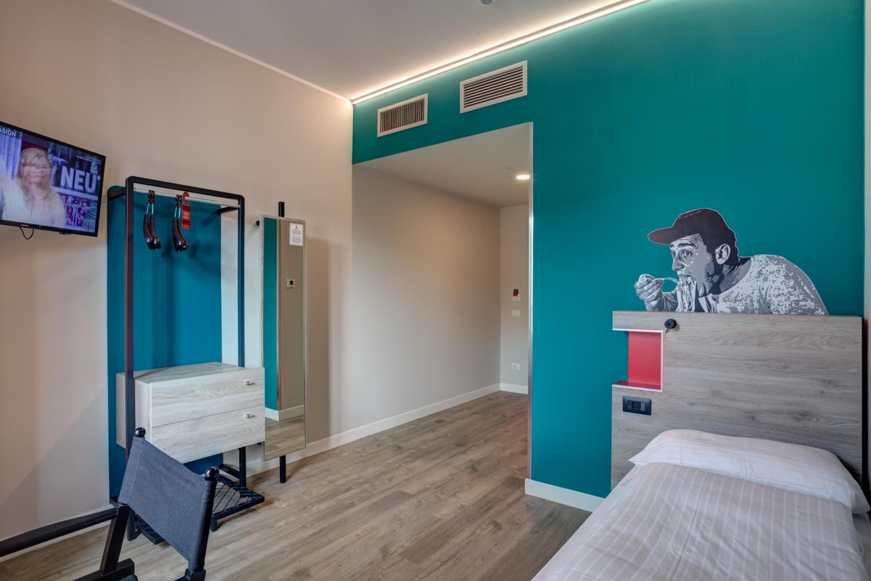 Single Room photo 3