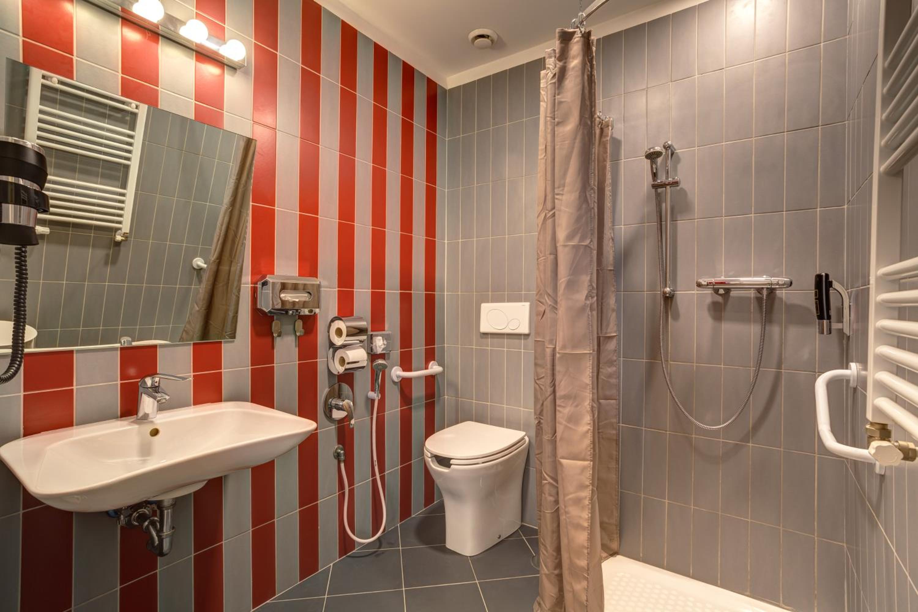 Single Room photo 2
