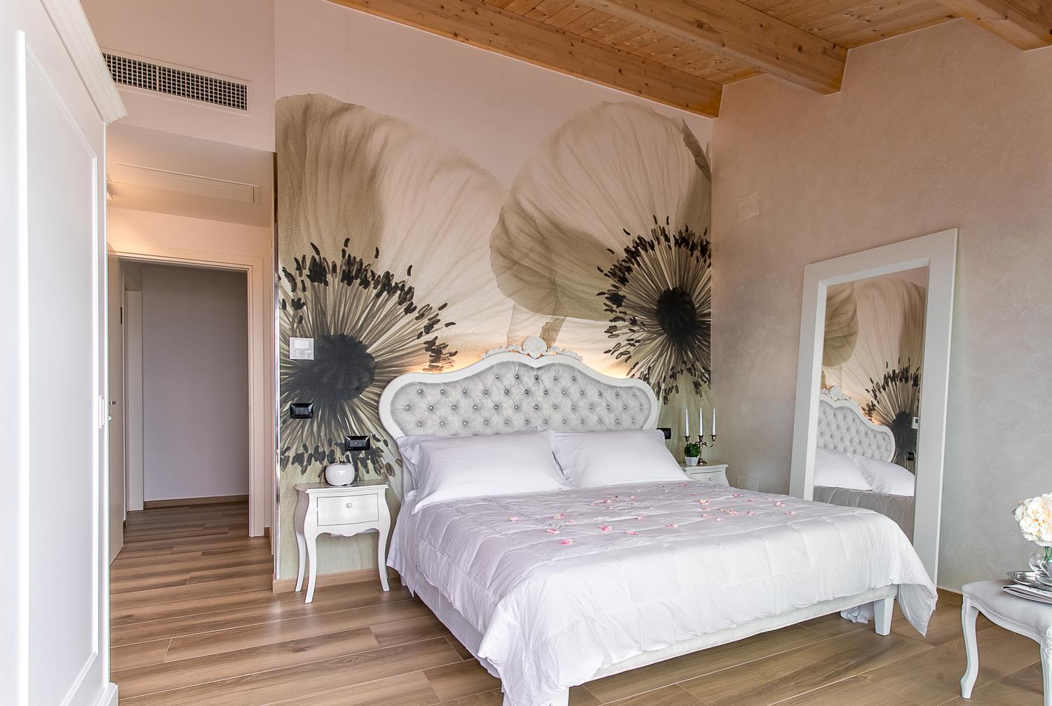 Deluxe Double Room with Sea View and Jacuzzi photo 3