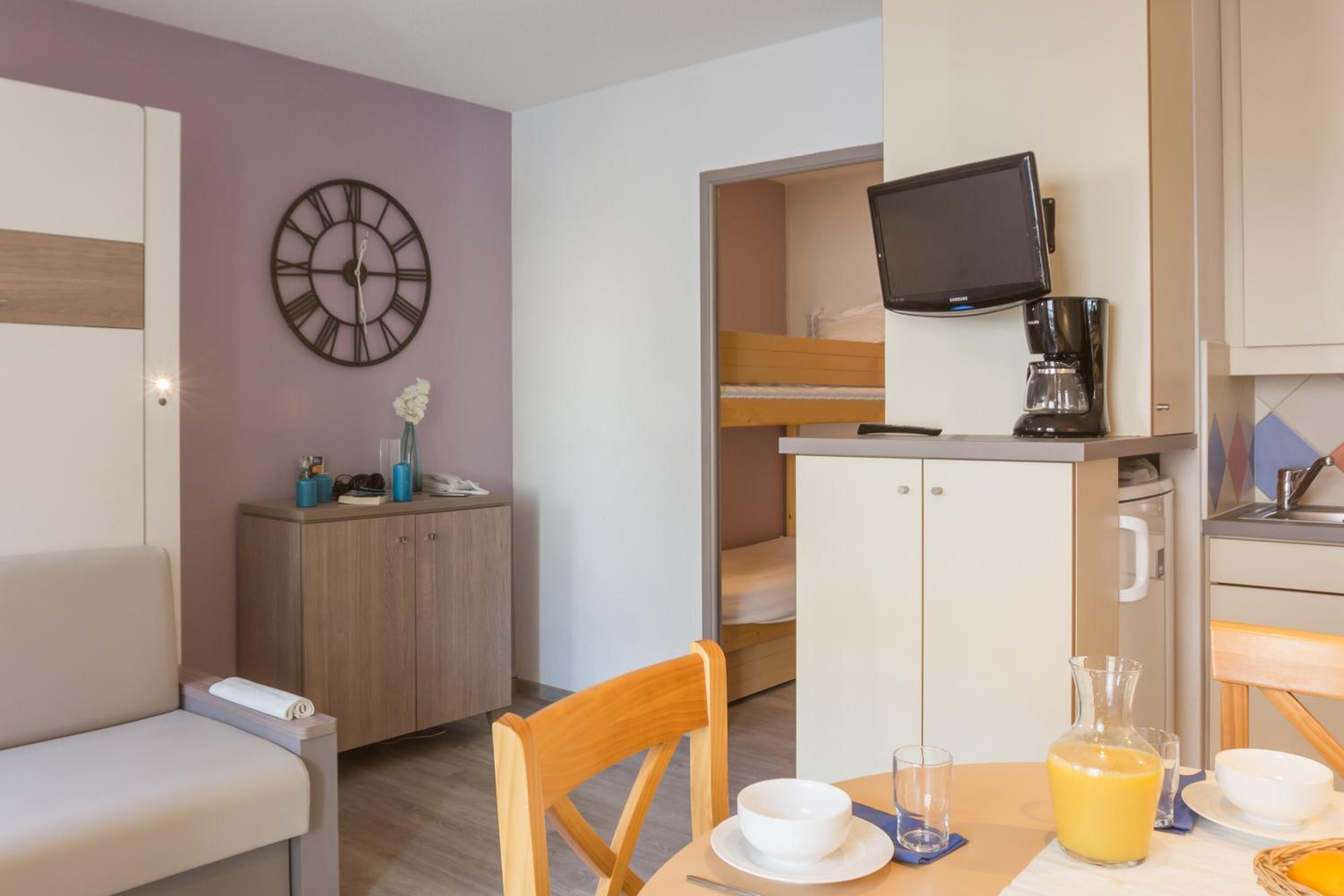 Studio with Sleepling Alcove, Air Conditioning and Balcony (4 People) - Photo 4
