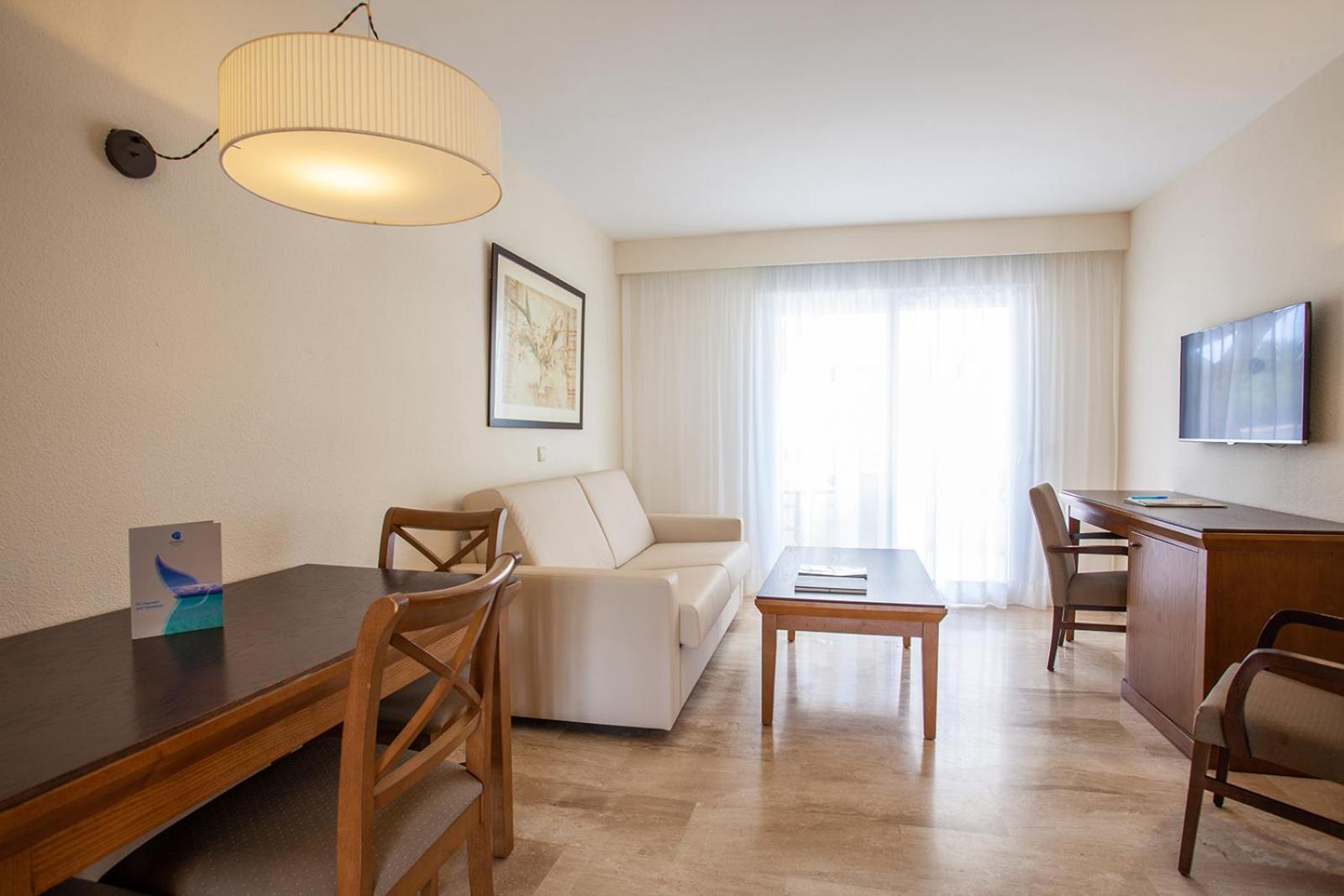 One-Bedroom Apartment (3 Adults)