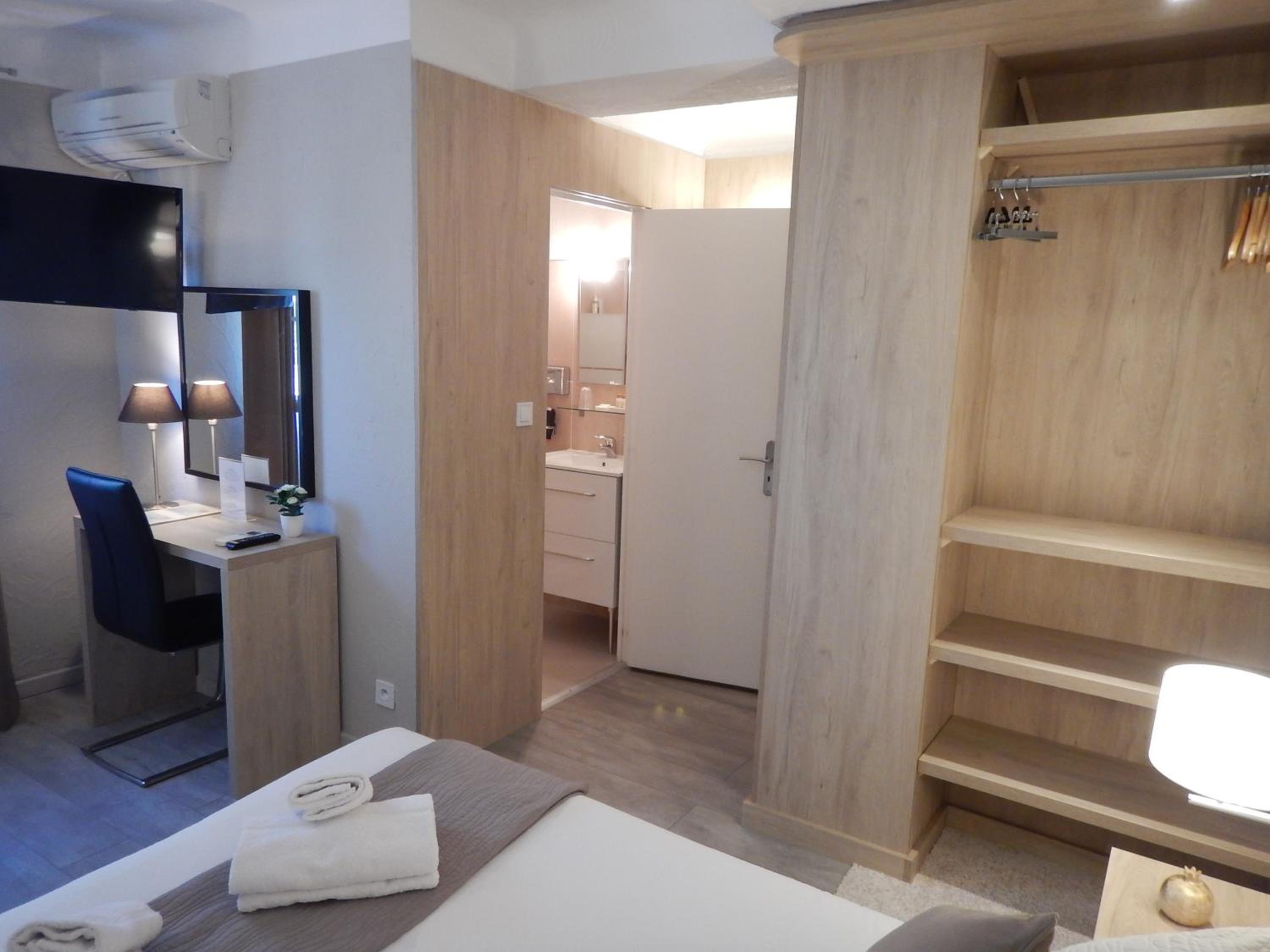 Standard Double Room photo 1