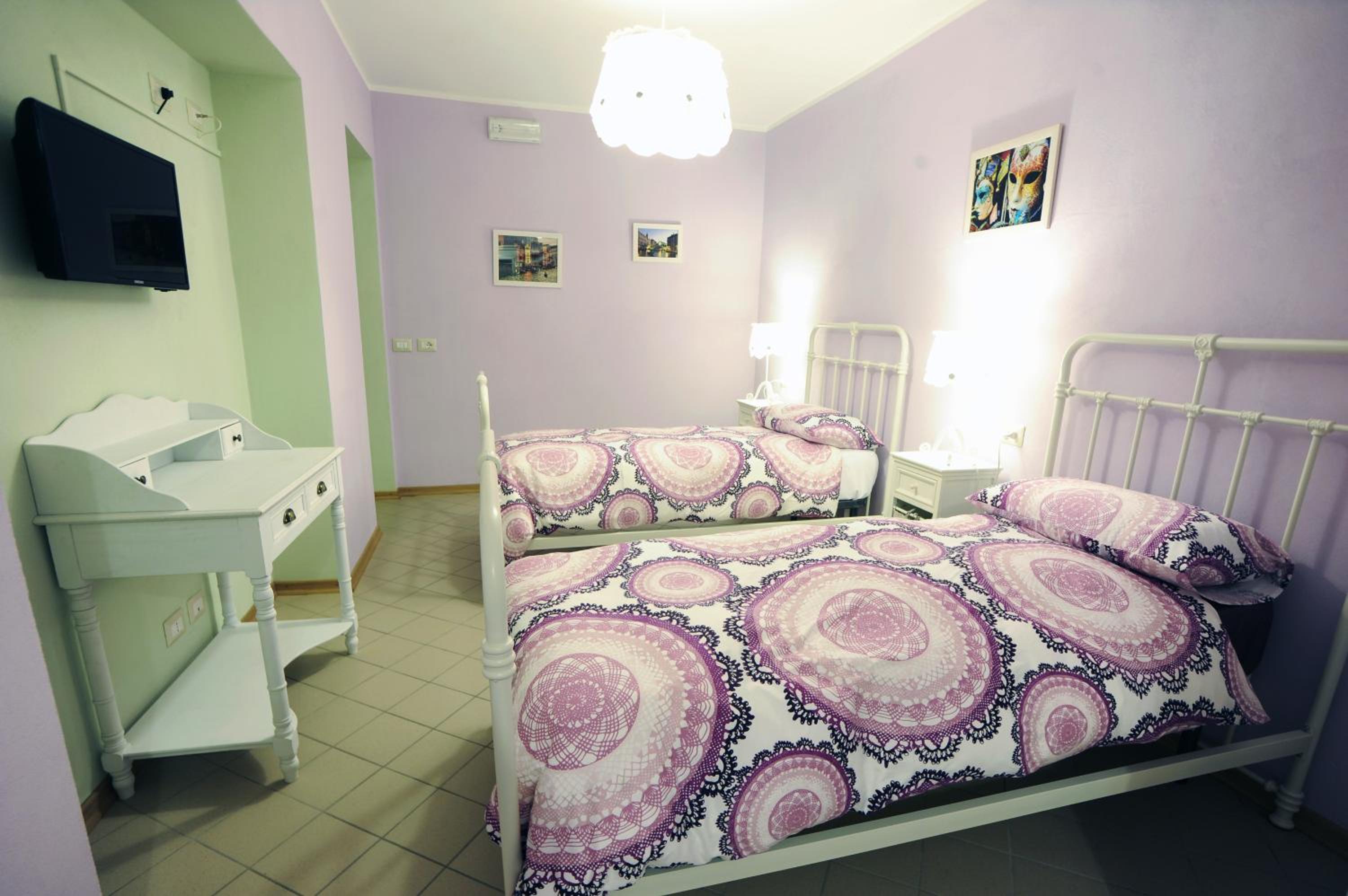Family Room (2 Adults + 2 Children)