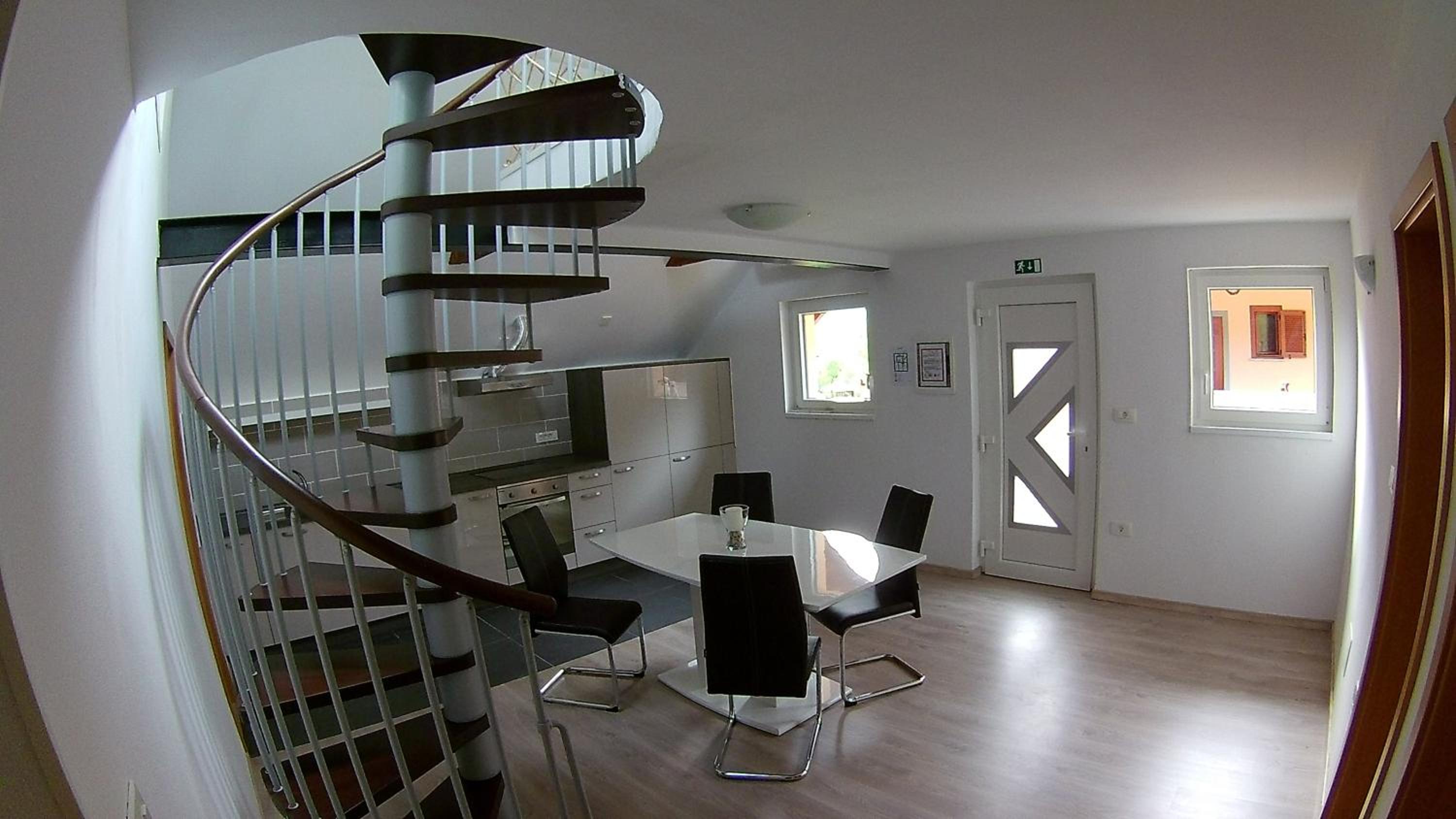 Apartment with Mountain View - Photo 15