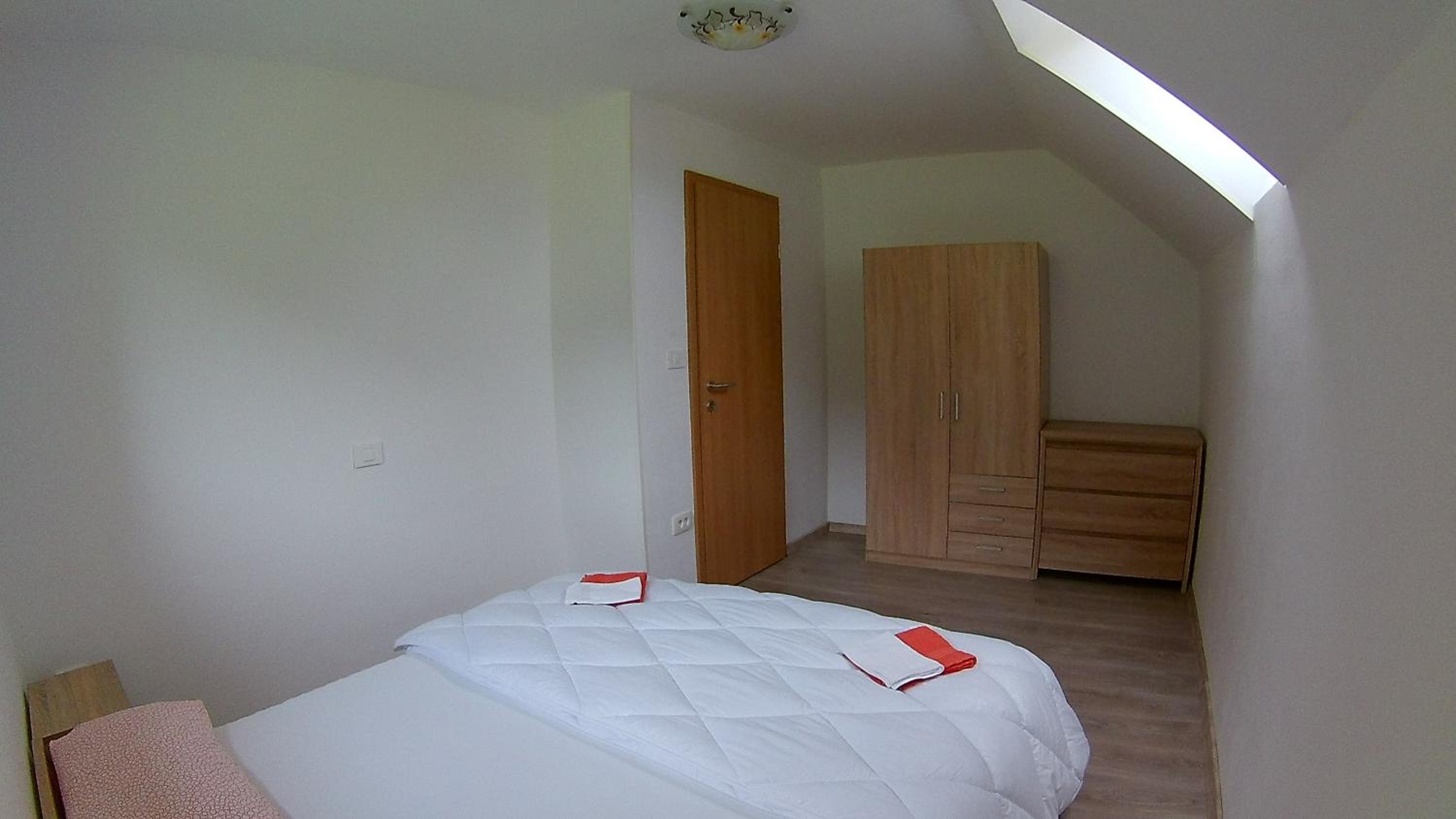 Apartment with Mountain View - Photo 21