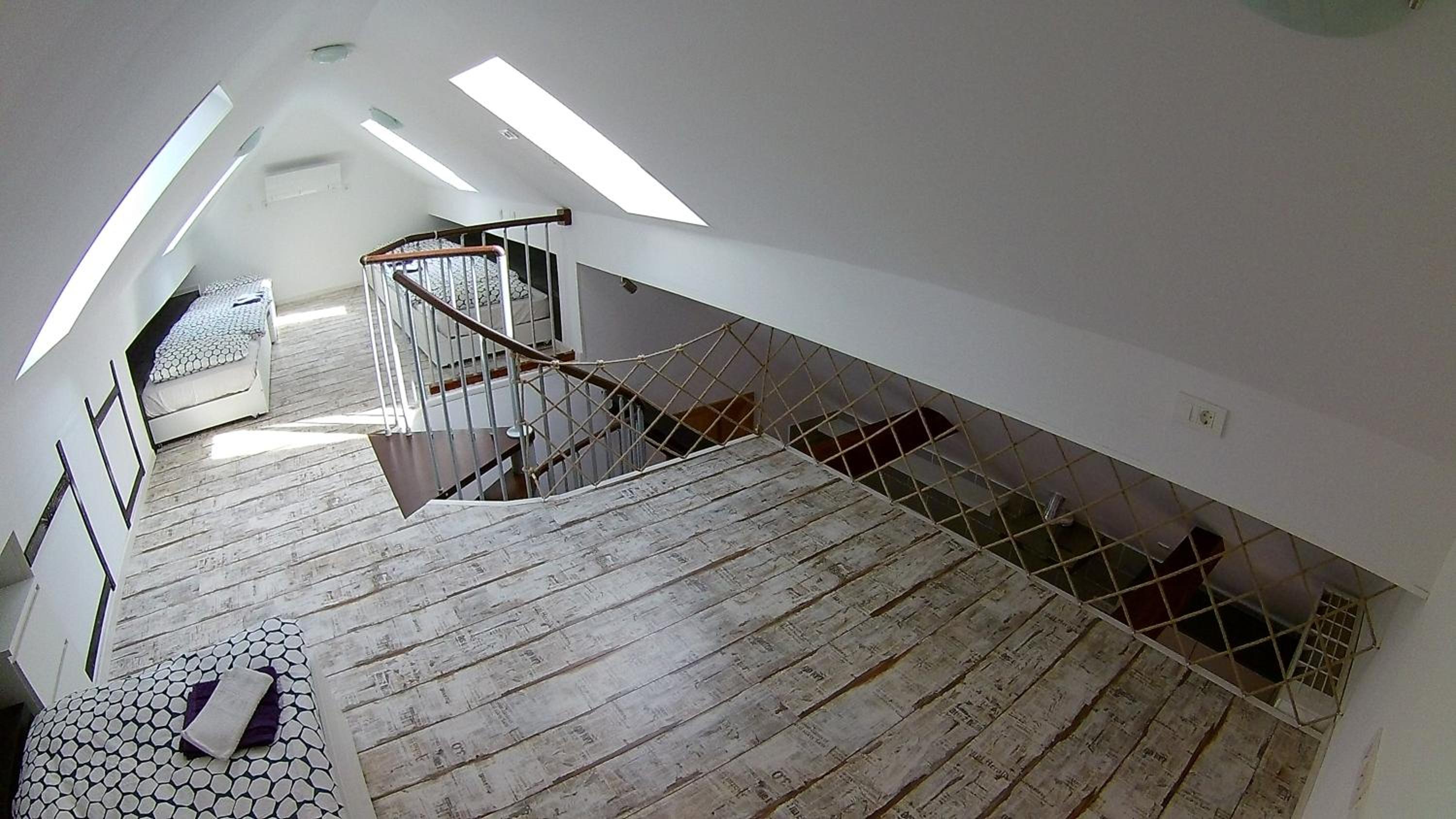 Apartment with Mountain View - Photo 23