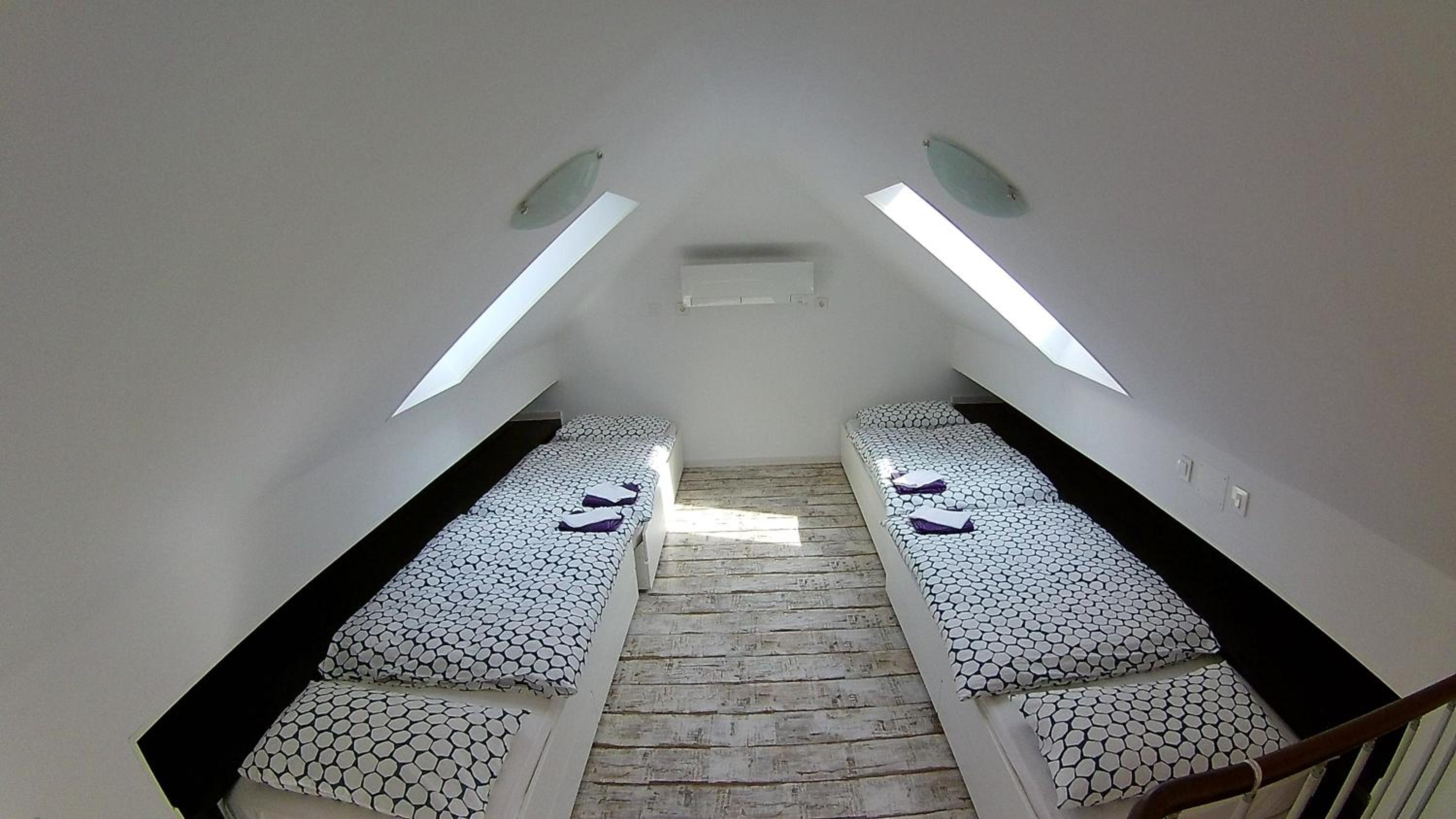 Apartment with Mountain View - Photo 25