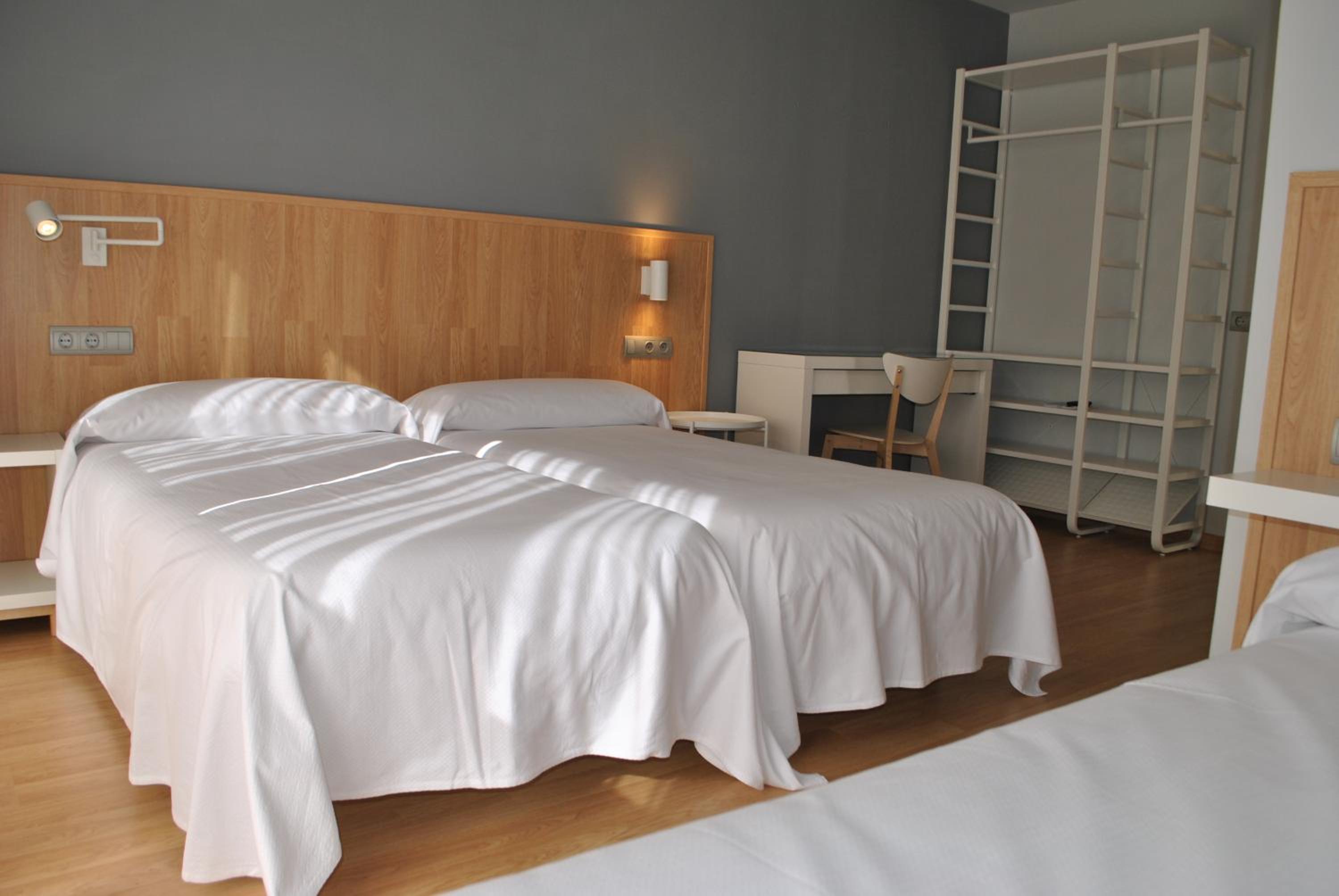 Triple Room with Bathroom photo 3