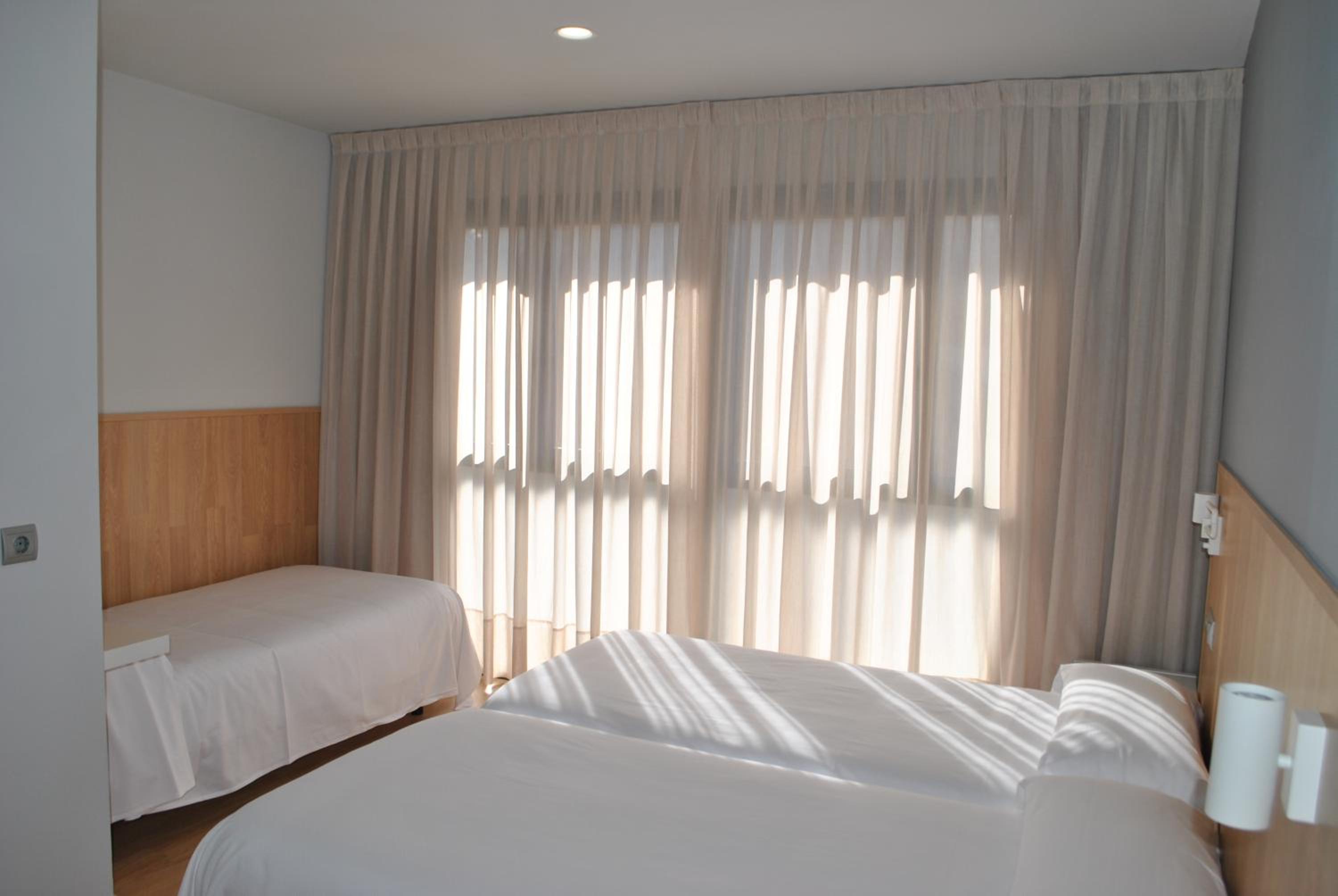 Triple Room with Bathroom photo 2