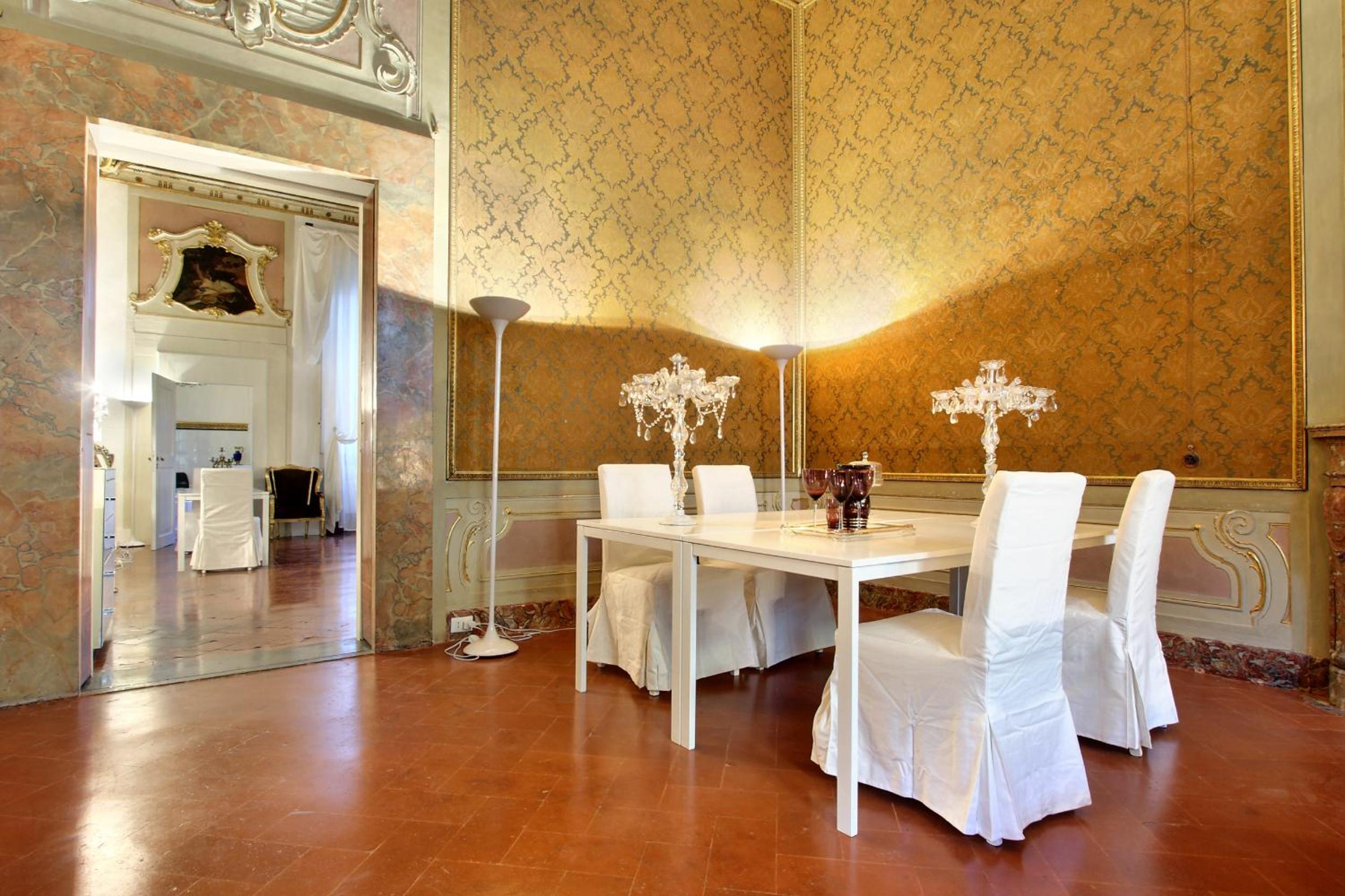 Luxury Suite photo 2