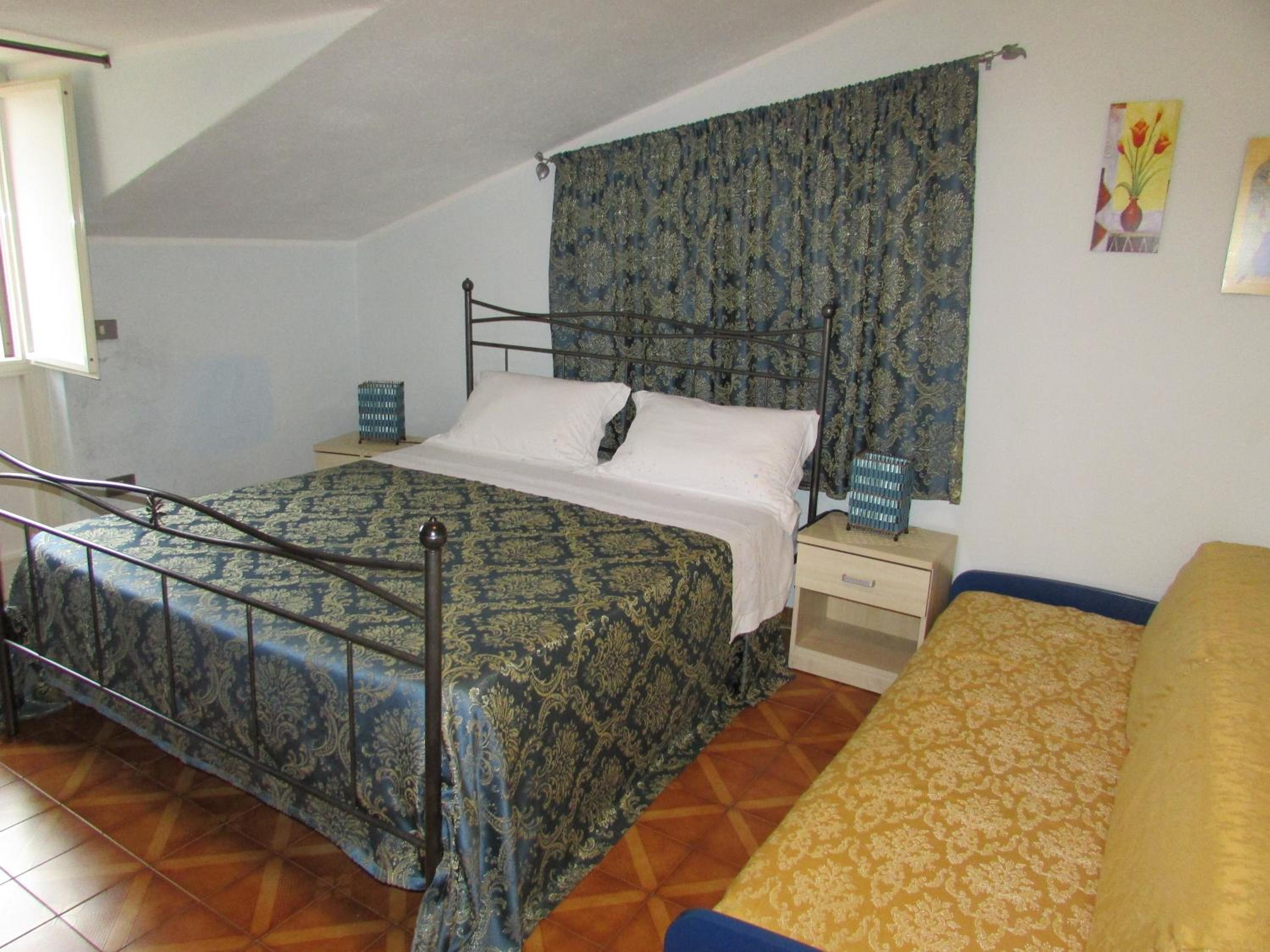 Triple Room with Private Bathroom photo 1