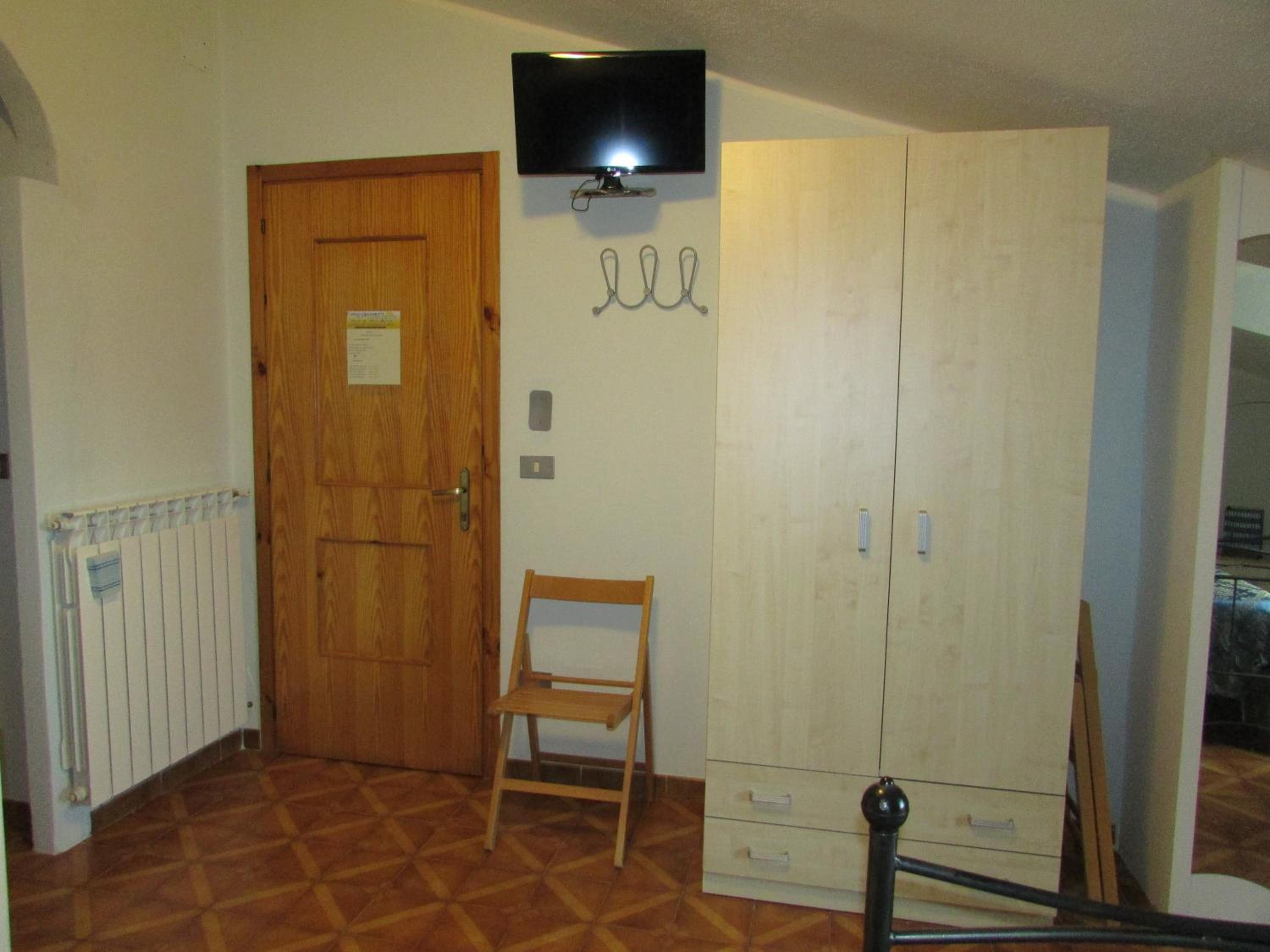 Triple Room with Private Bathroom photo 3