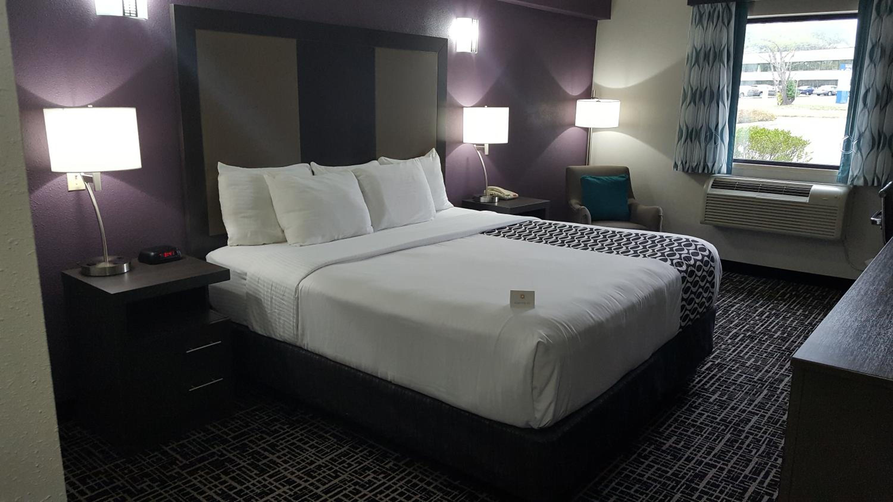 King Room - Disability Access - Photo 4