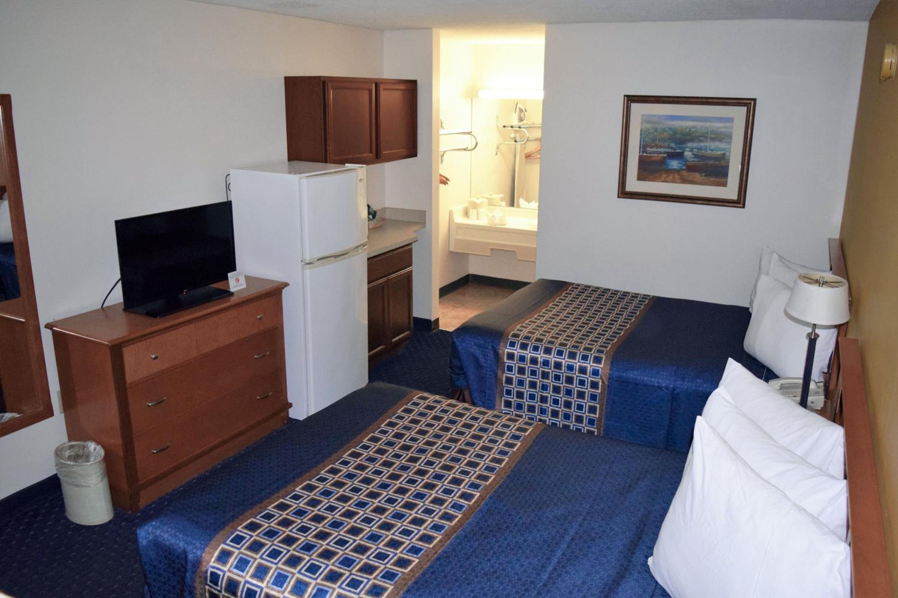 Standard Room with Two Double Beds - Non-Smoking - Photo 7
