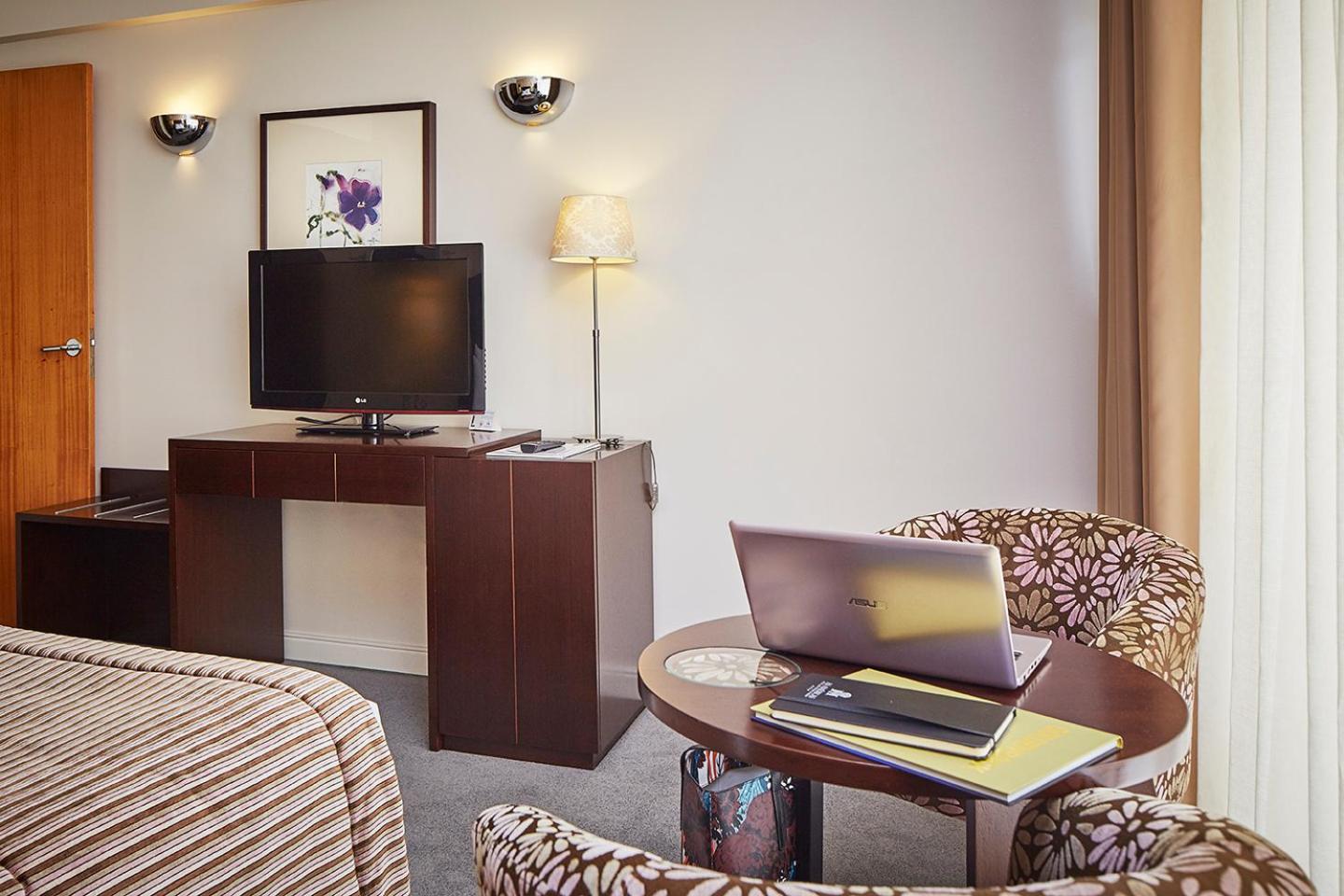 Twin Room - Photo 3