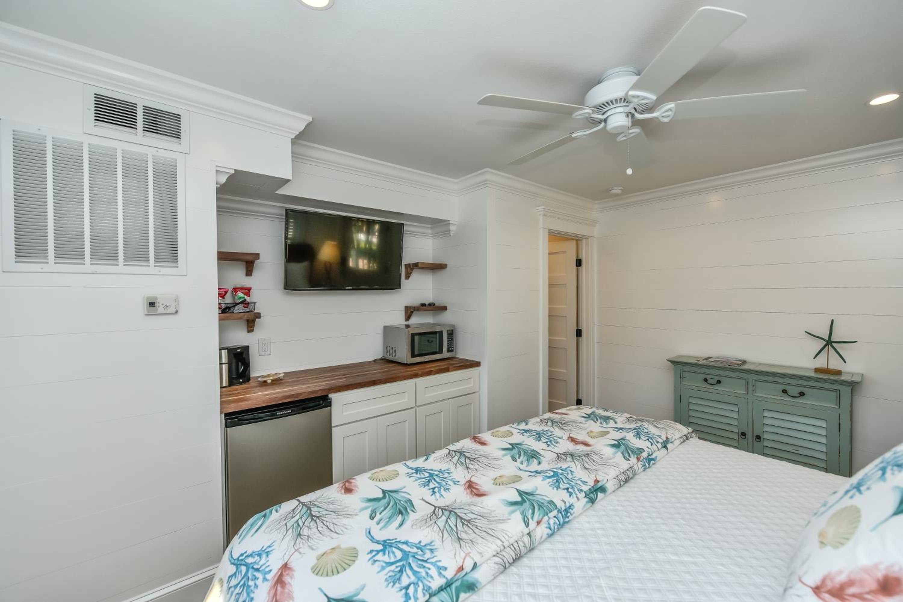 Island Room photo 2