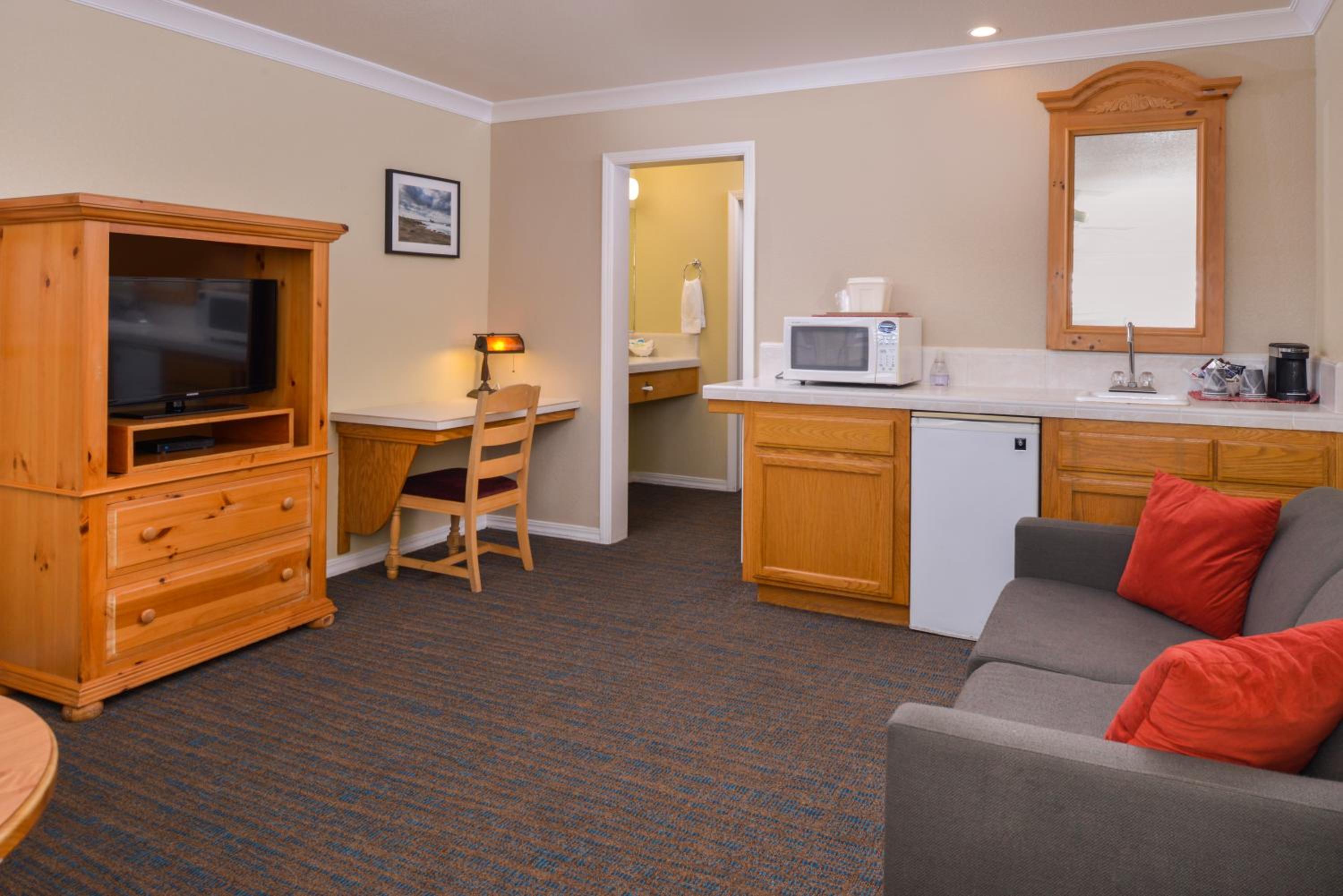 King Suite - Photo 2