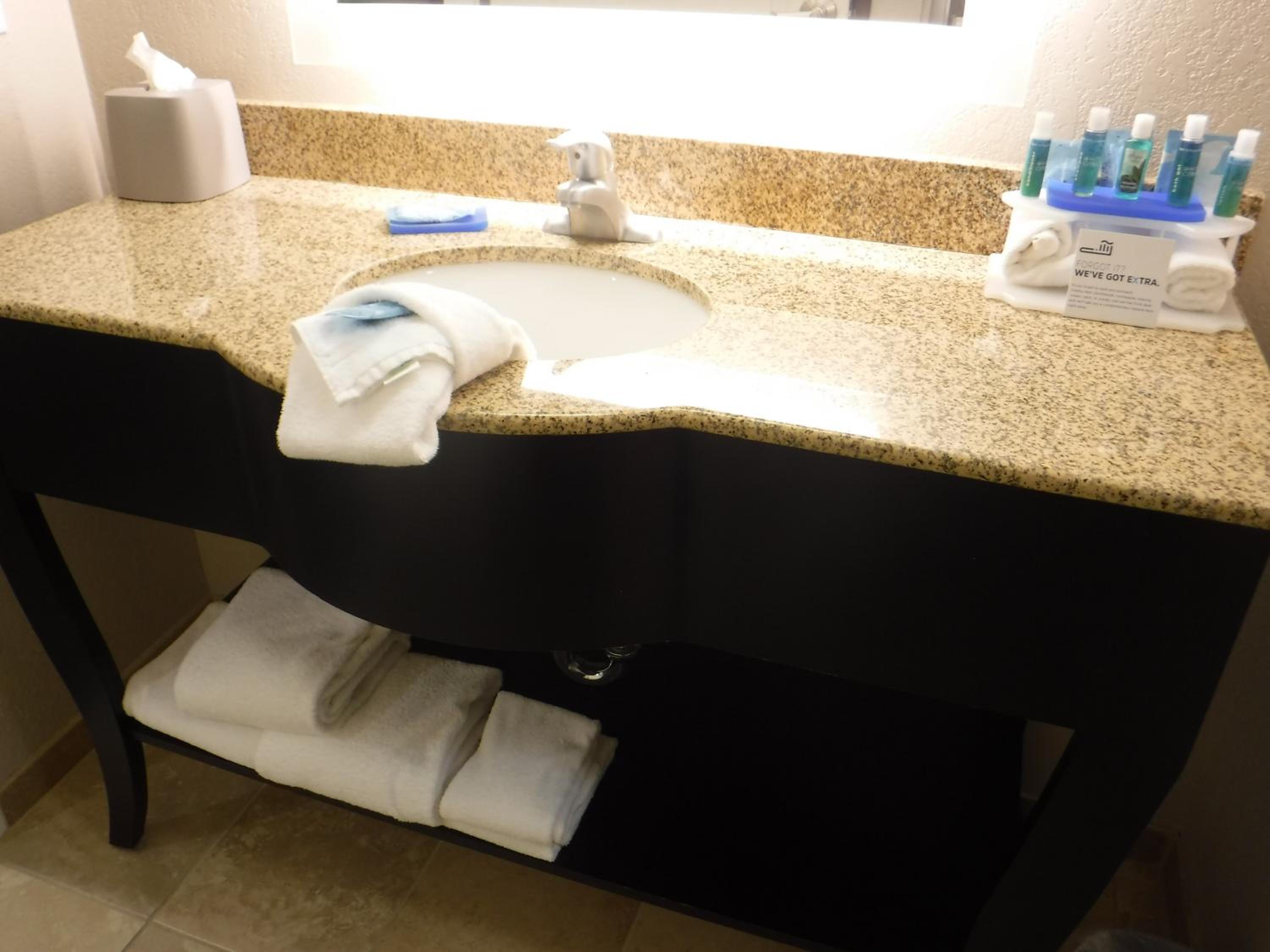 Standard Queen Room with Two Queen Beds and Bath Shower Combo - Photo 4