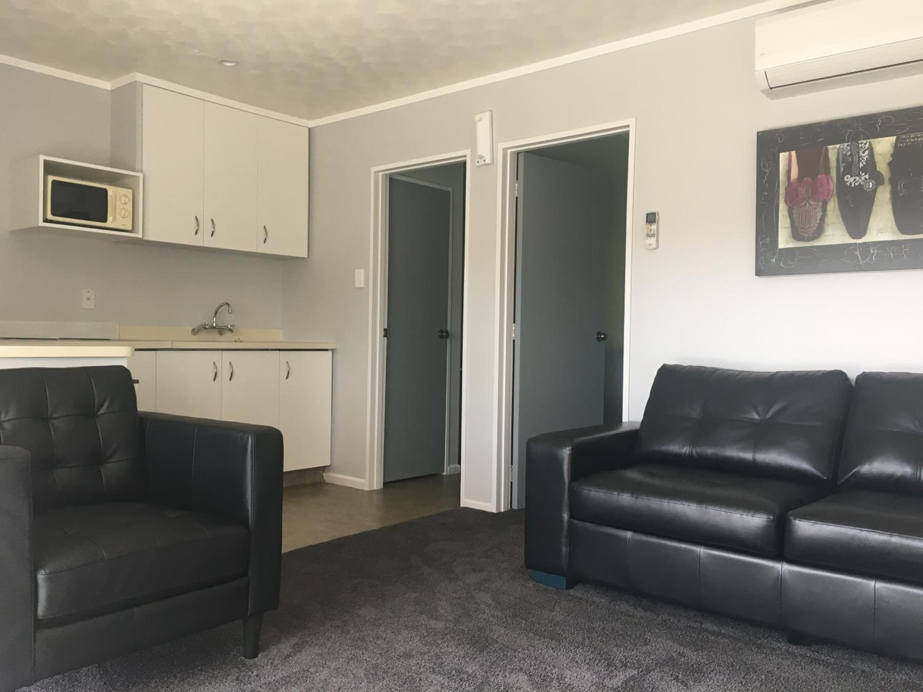 One-Bedroom Apartment - Photo 1