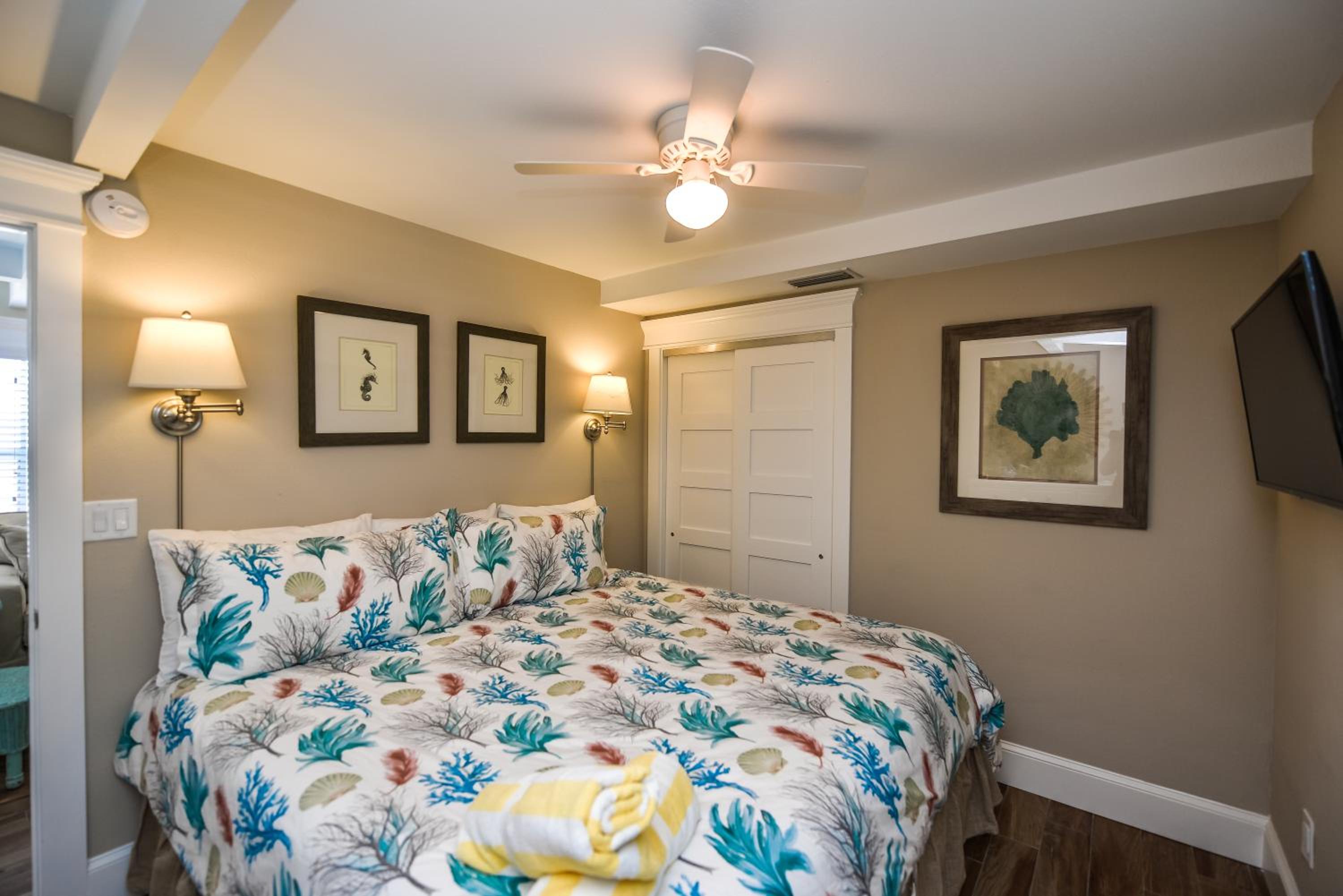 1 Bedroom Superior Suite photo 2