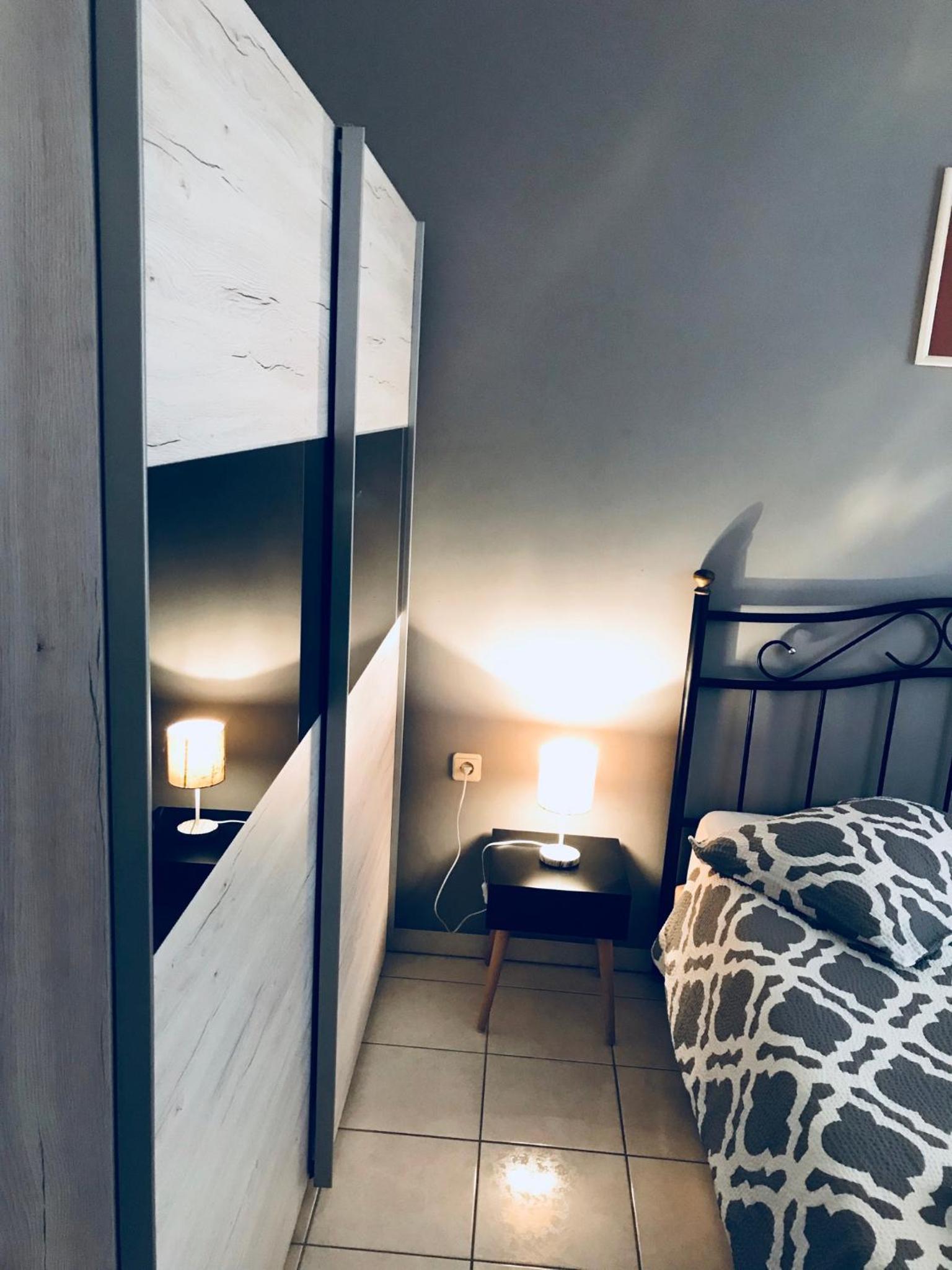 One-Bedroom Apartment with Sea View photo 2