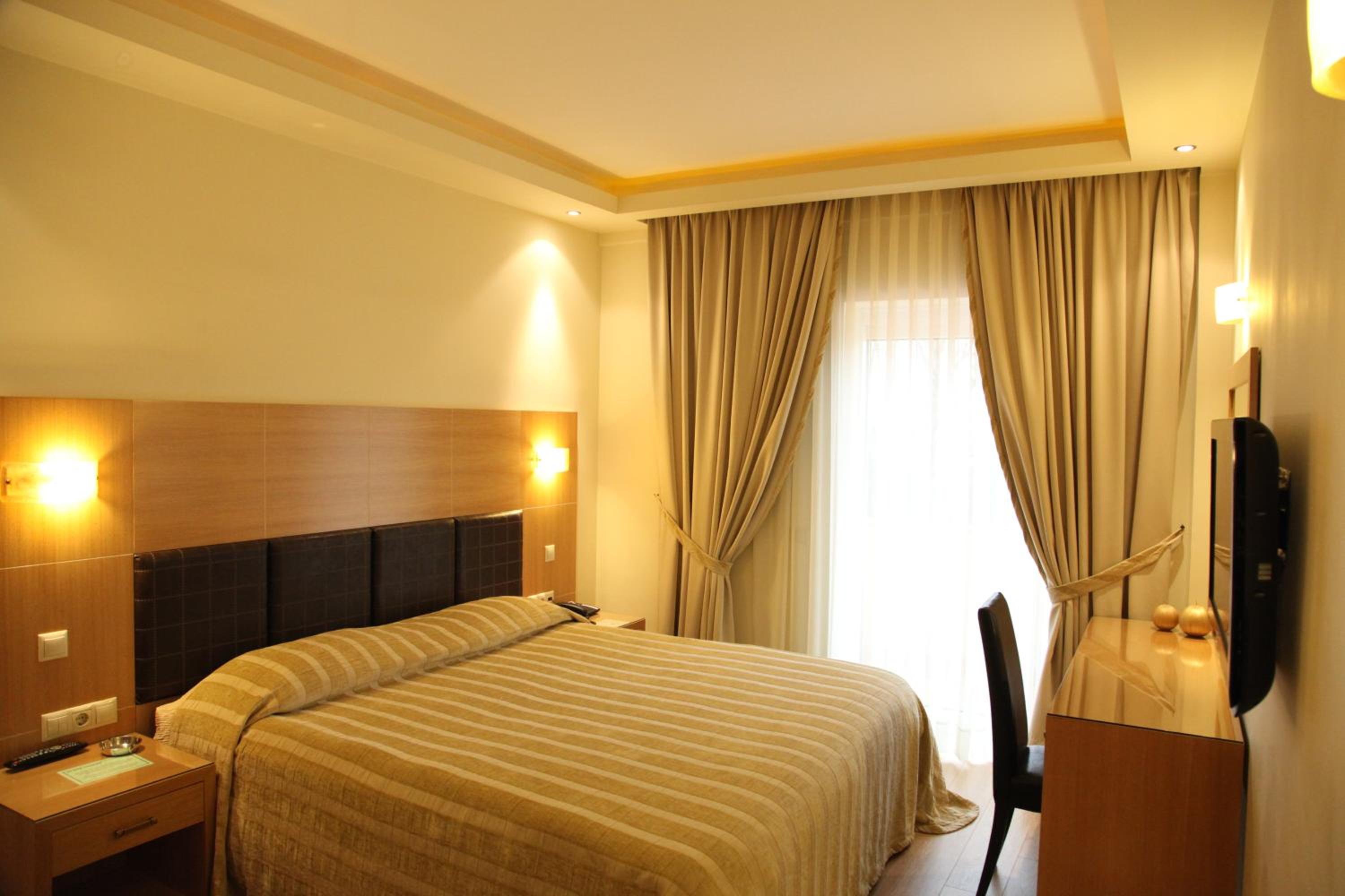 Double or Twin Room - Photo 18