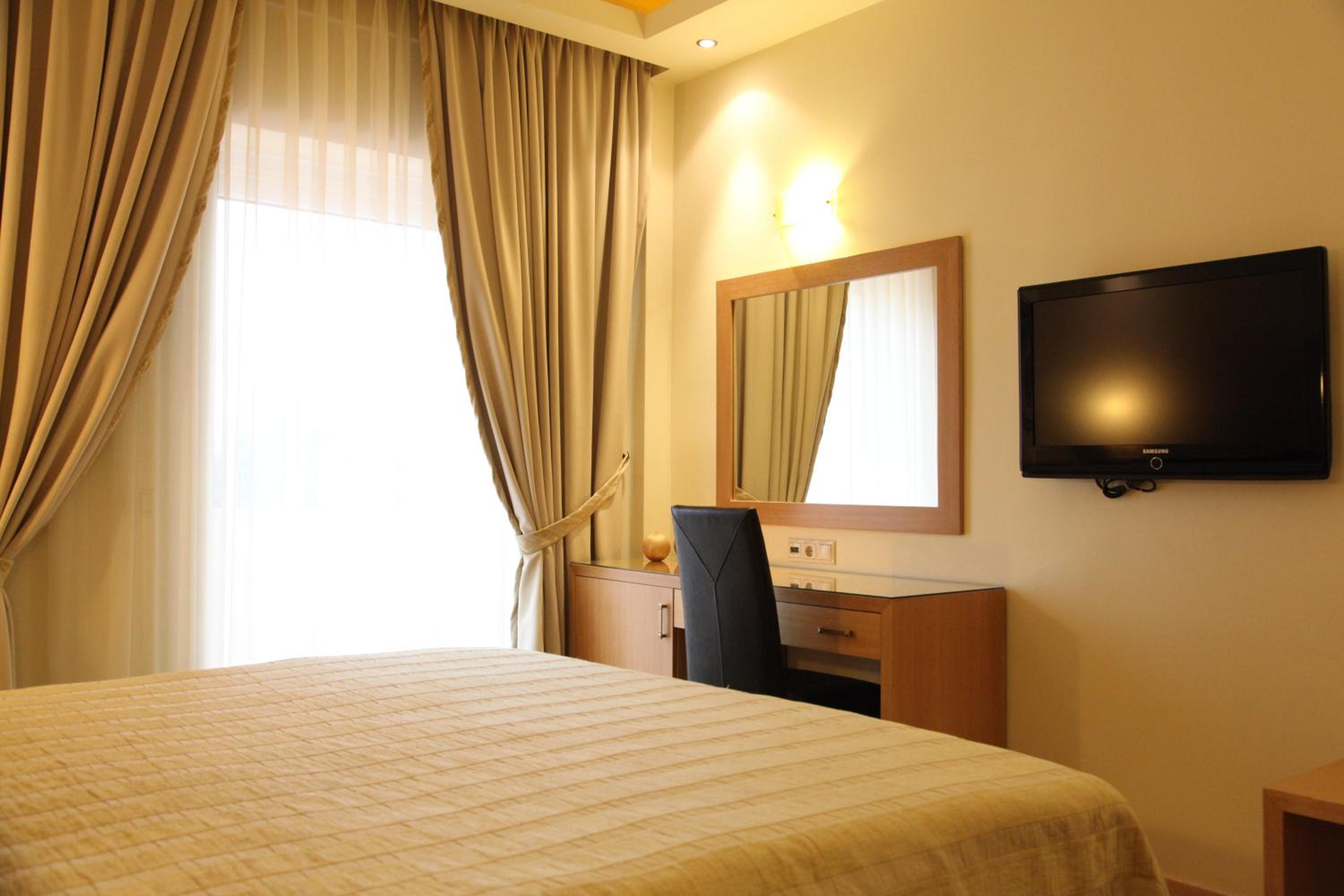 Double or Twin Room - Photo 19