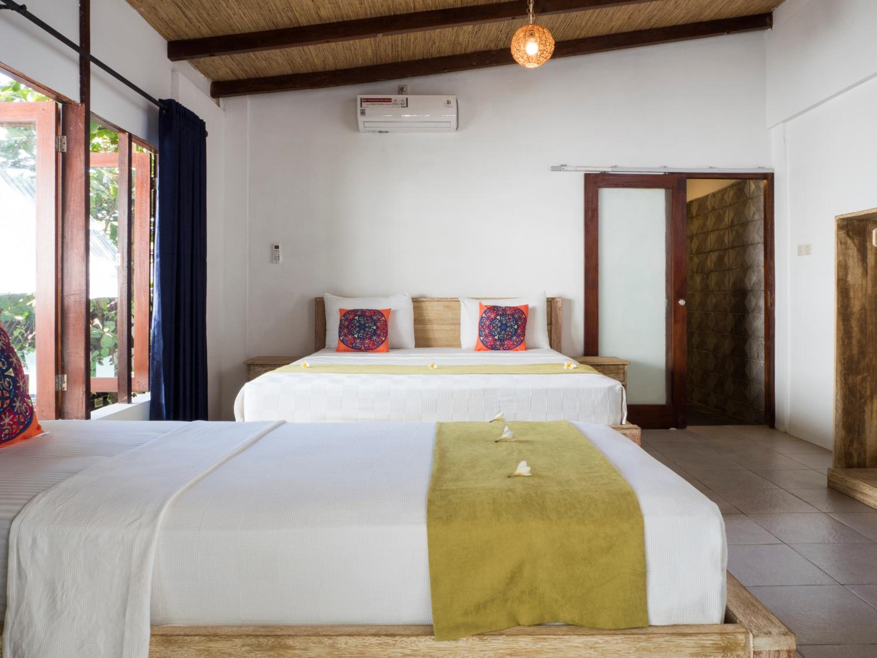 Deluxe Triple Room with Sea View